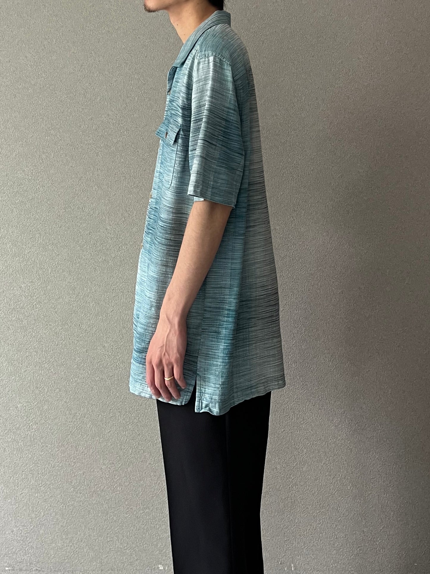 00's Tommy Bahama open collar shirt