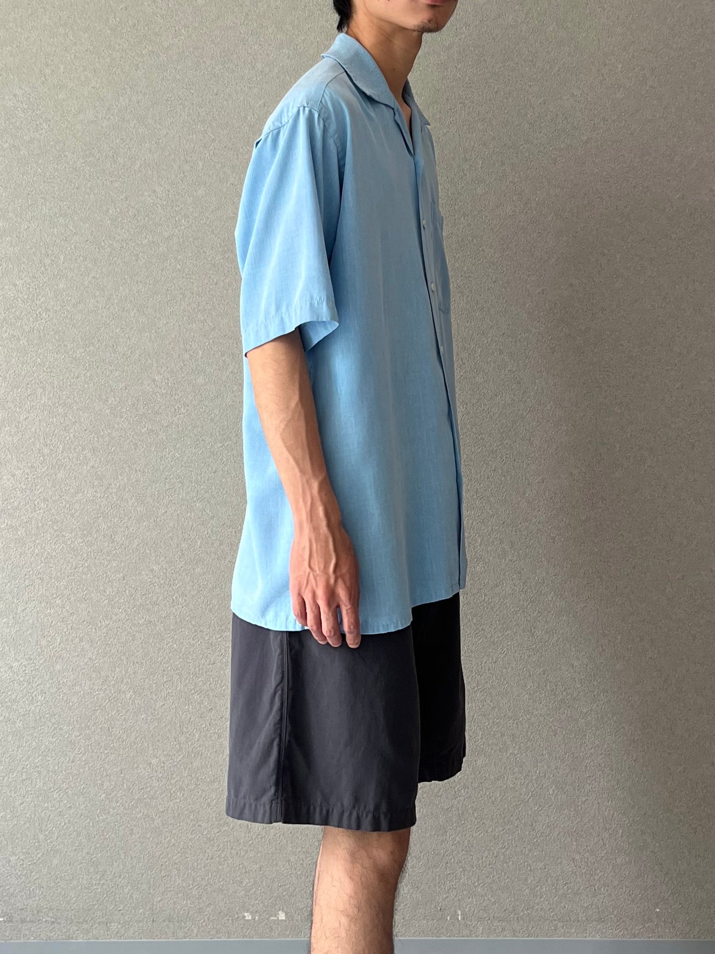 00's BUGATCHI open collar rayon shirt