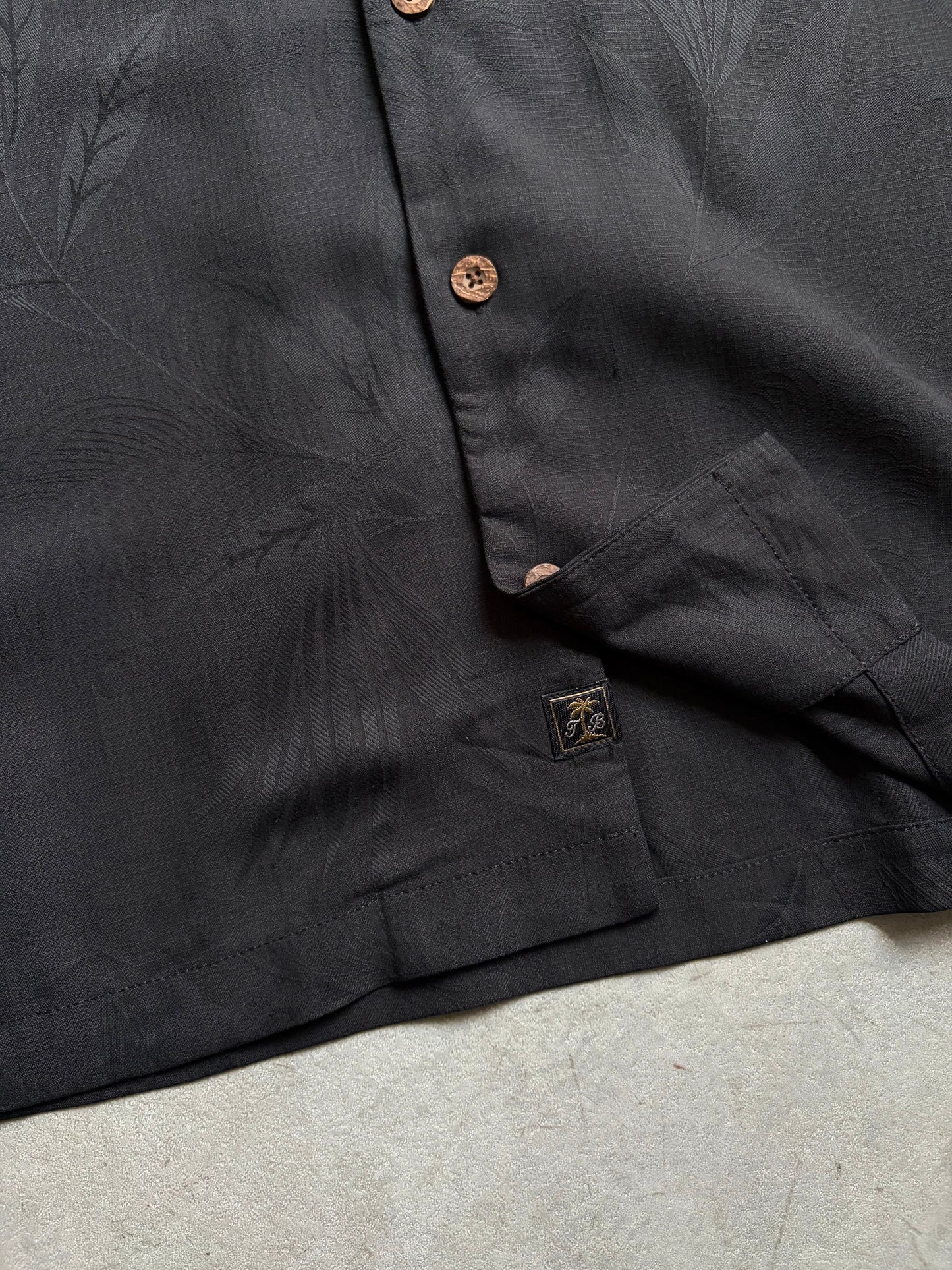 00's Tommy Bahama open collar silk shirt
