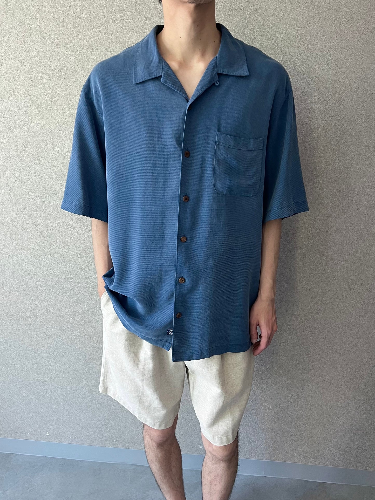 00's Tommy Bahama open collar silk shirt