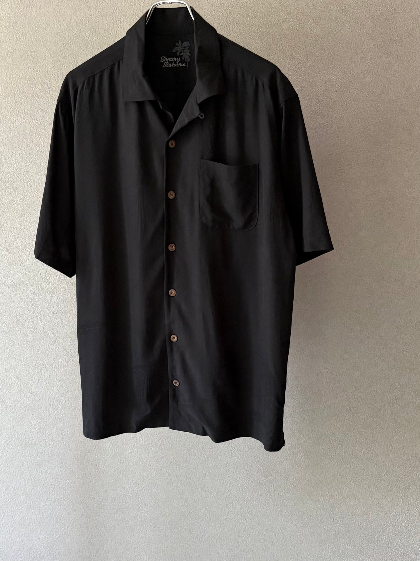 00's Tommy Bahama open collar silk shirt