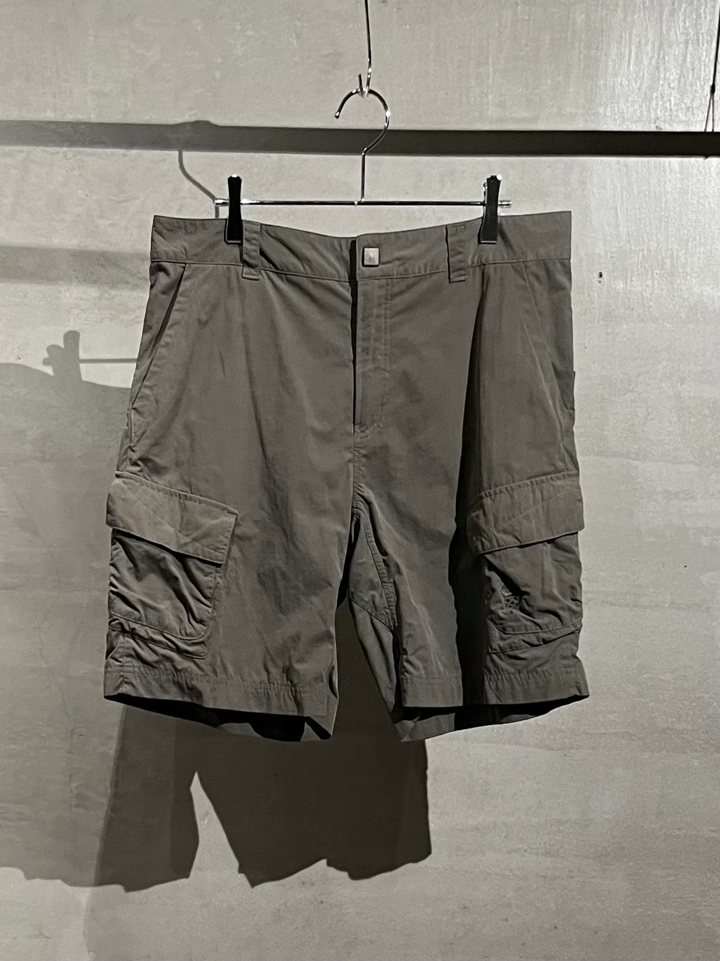 00's MOUNTAIN HARD WEAR nylon cargo shorts