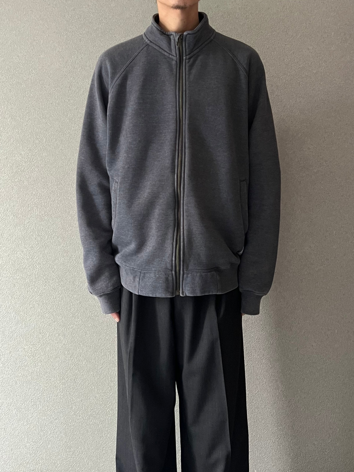 00's carhartt zip up sweater