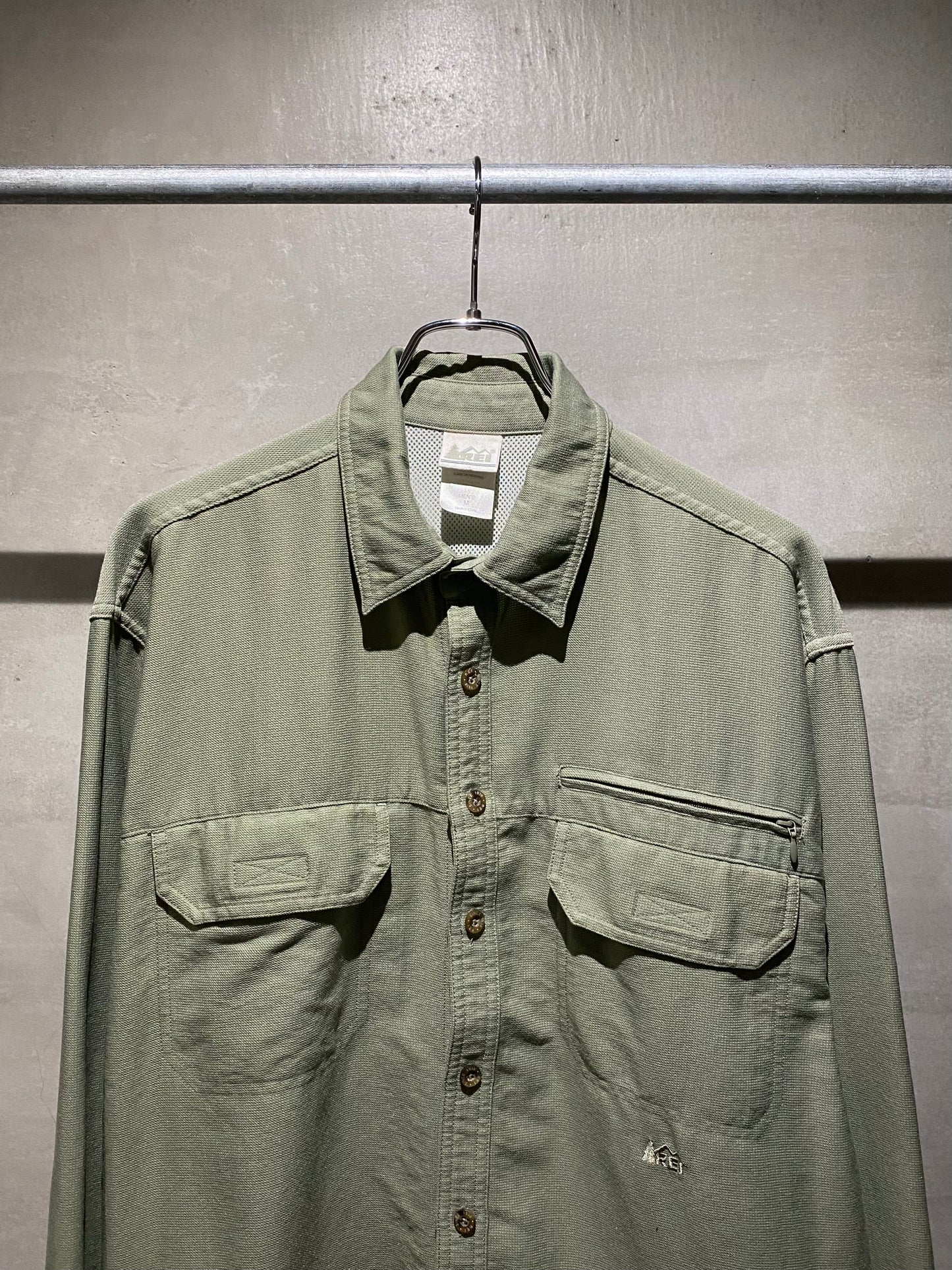 00's REI nylon shirt