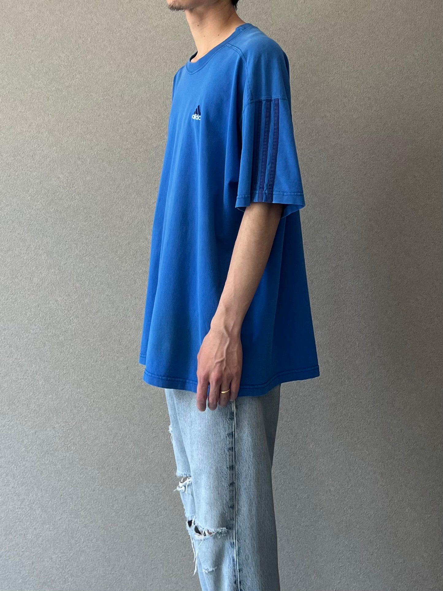 90's adidas printed t-shirt