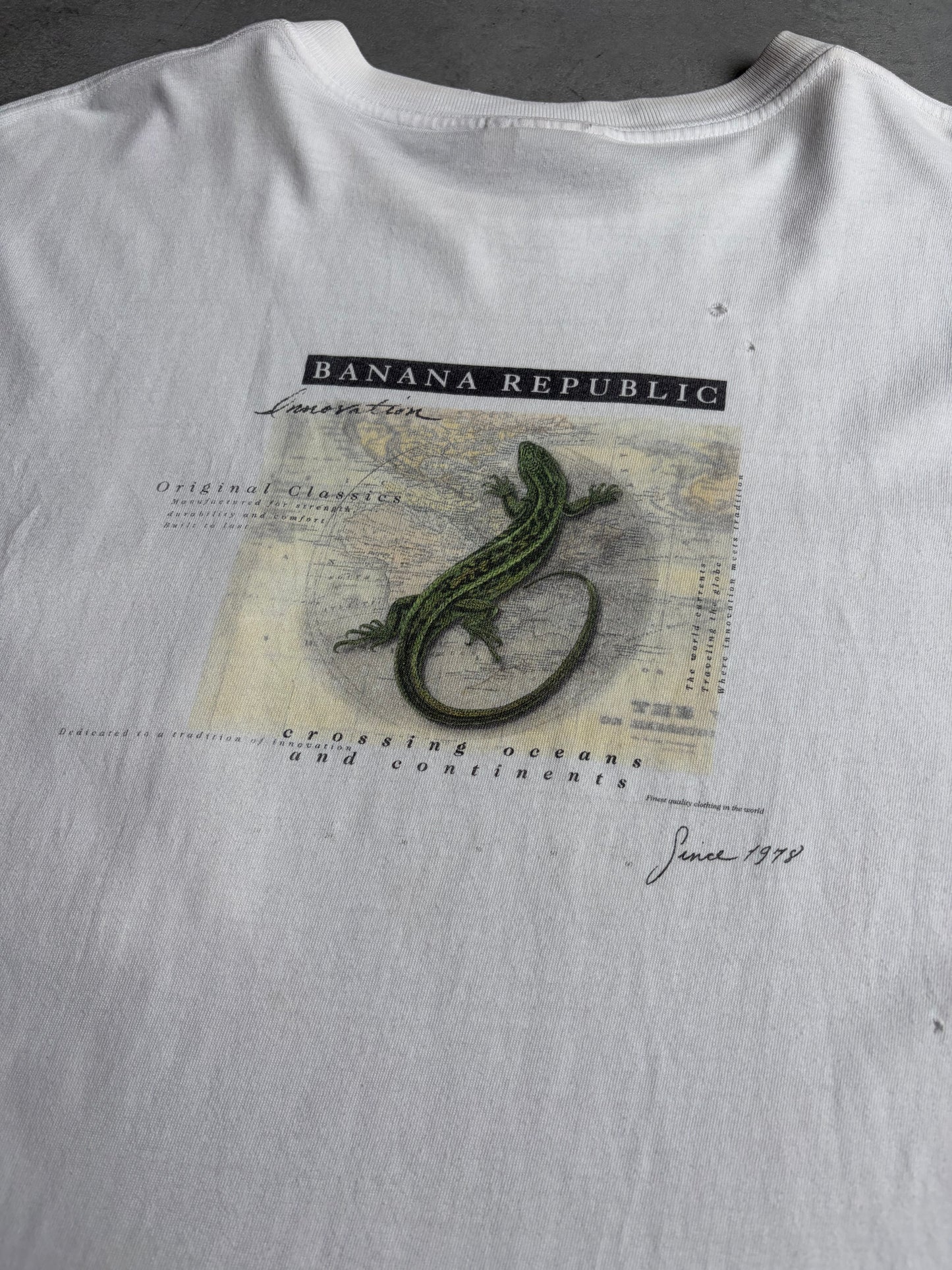 90's BANANA REPUBLIC printed t-shirt "Made in USA"