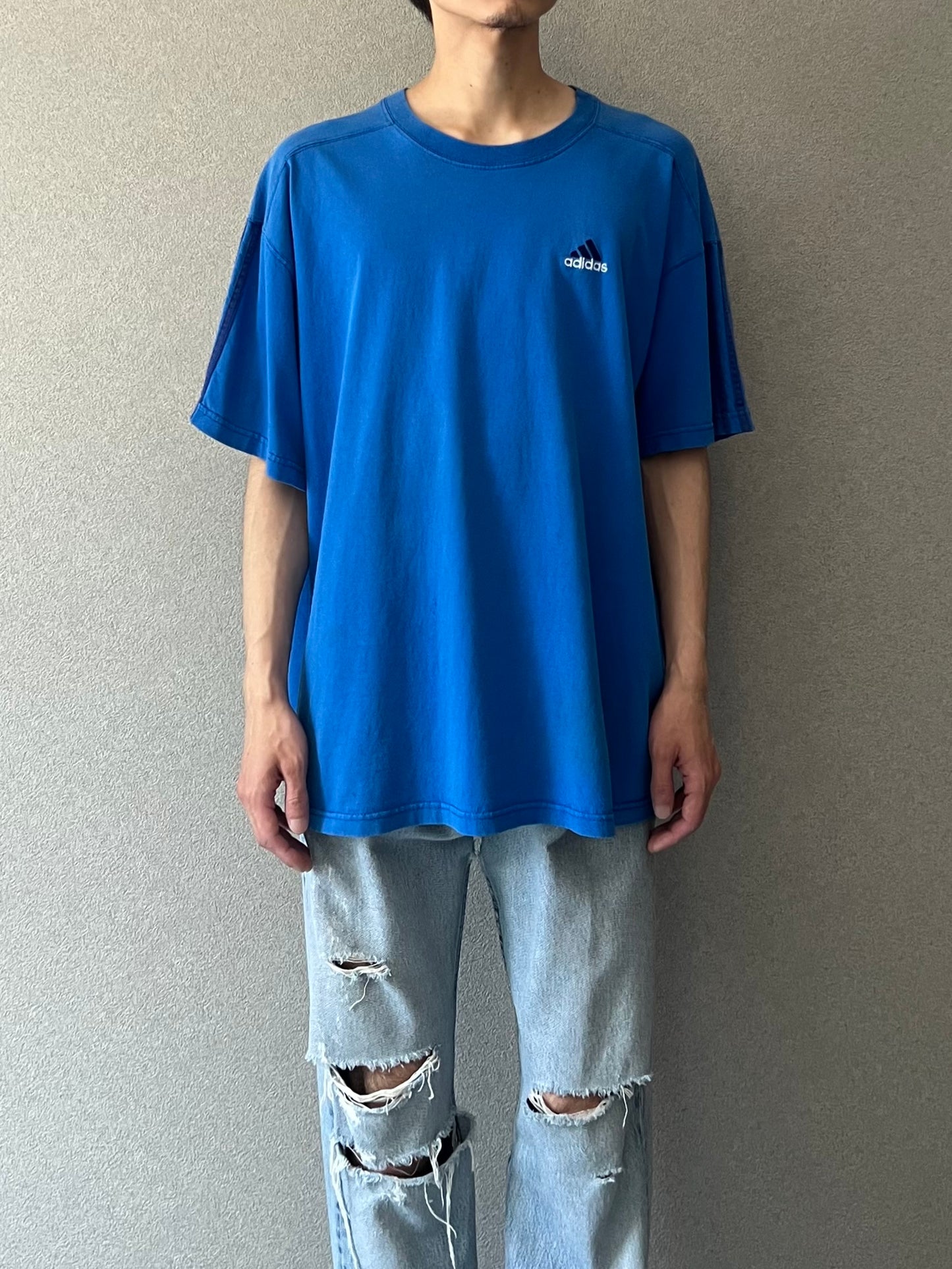 90's adidas printed t-shirt