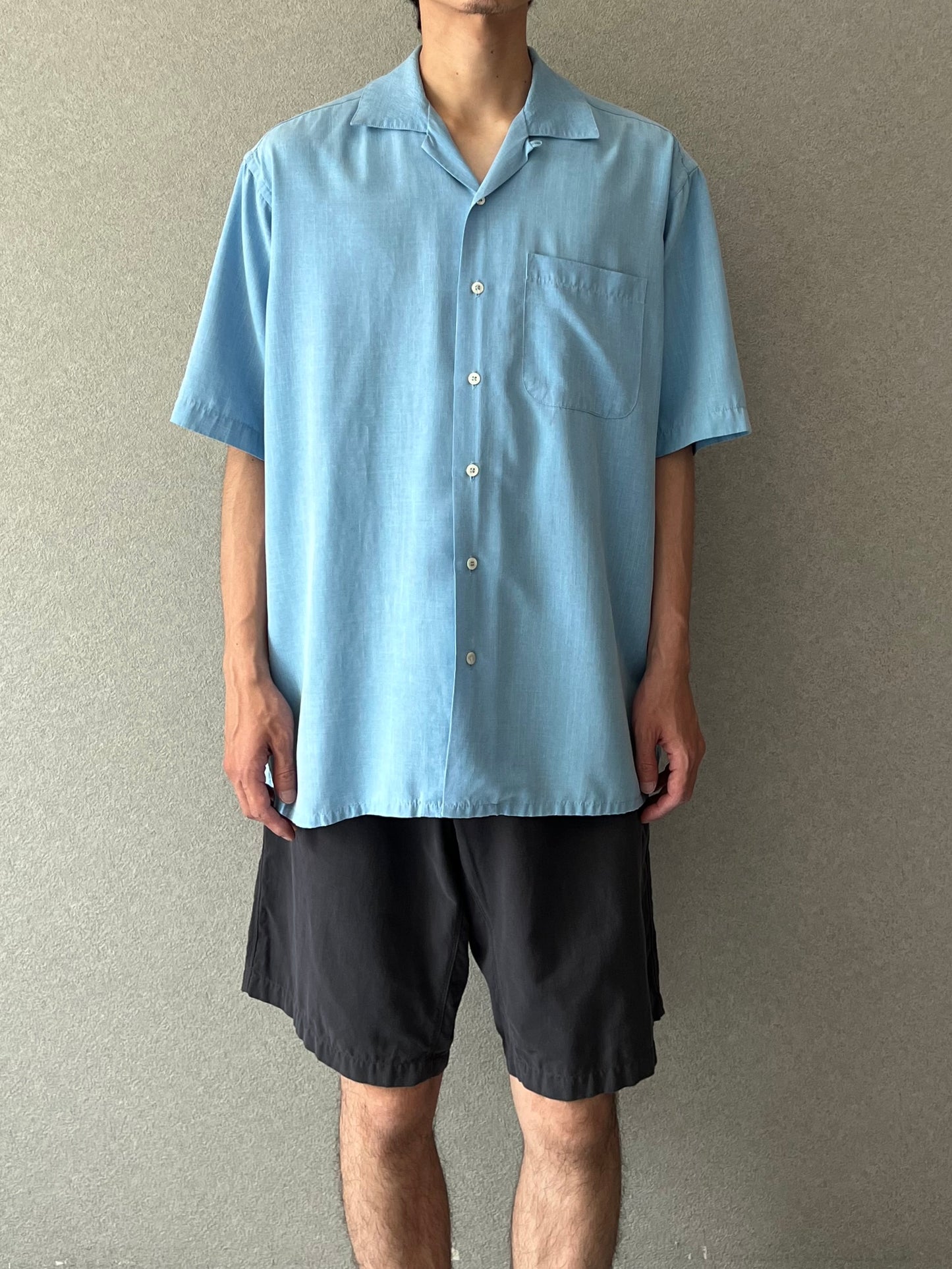 00's BUGATCHI open collar rayon  shirt