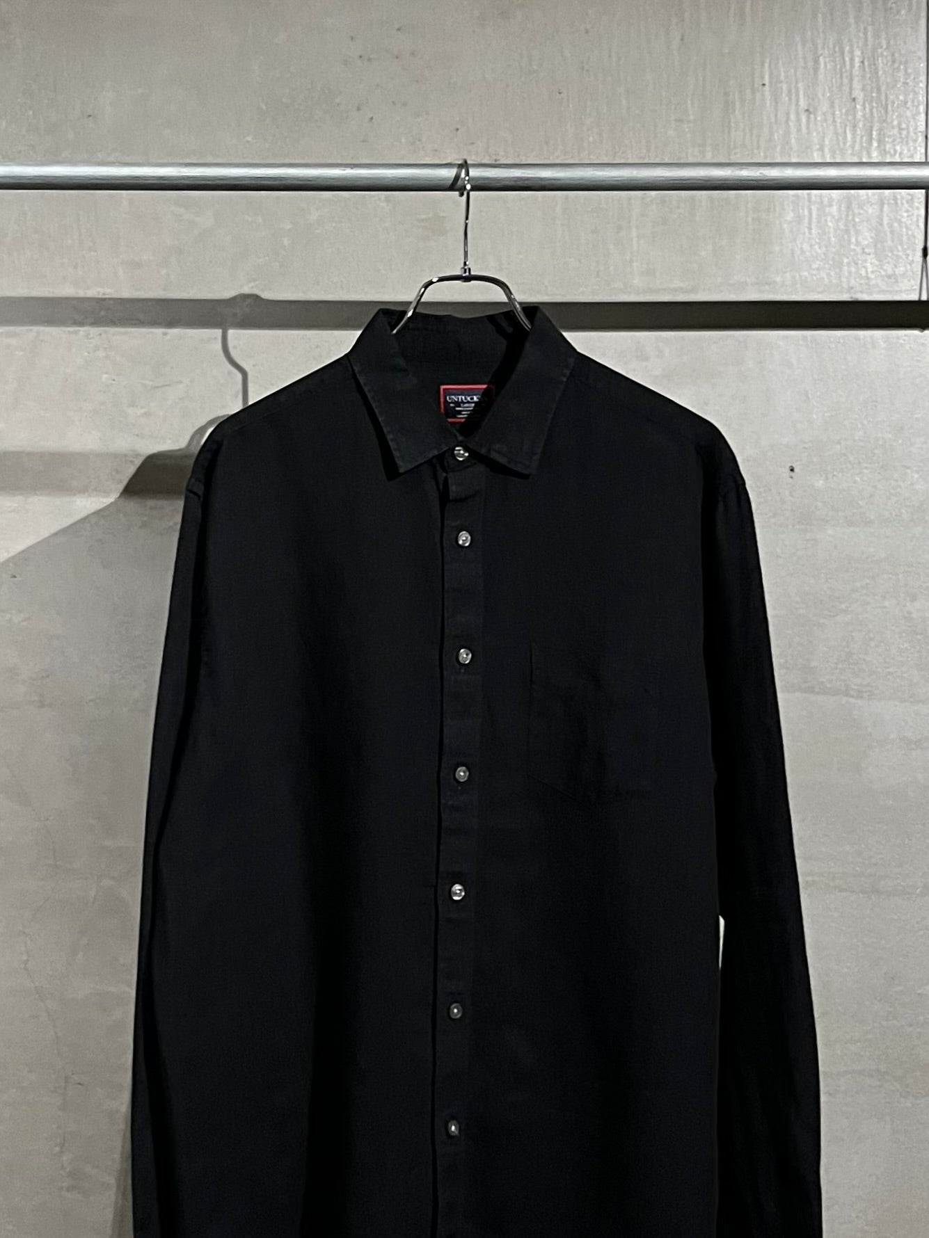 00's UNTUCKit linen shirt