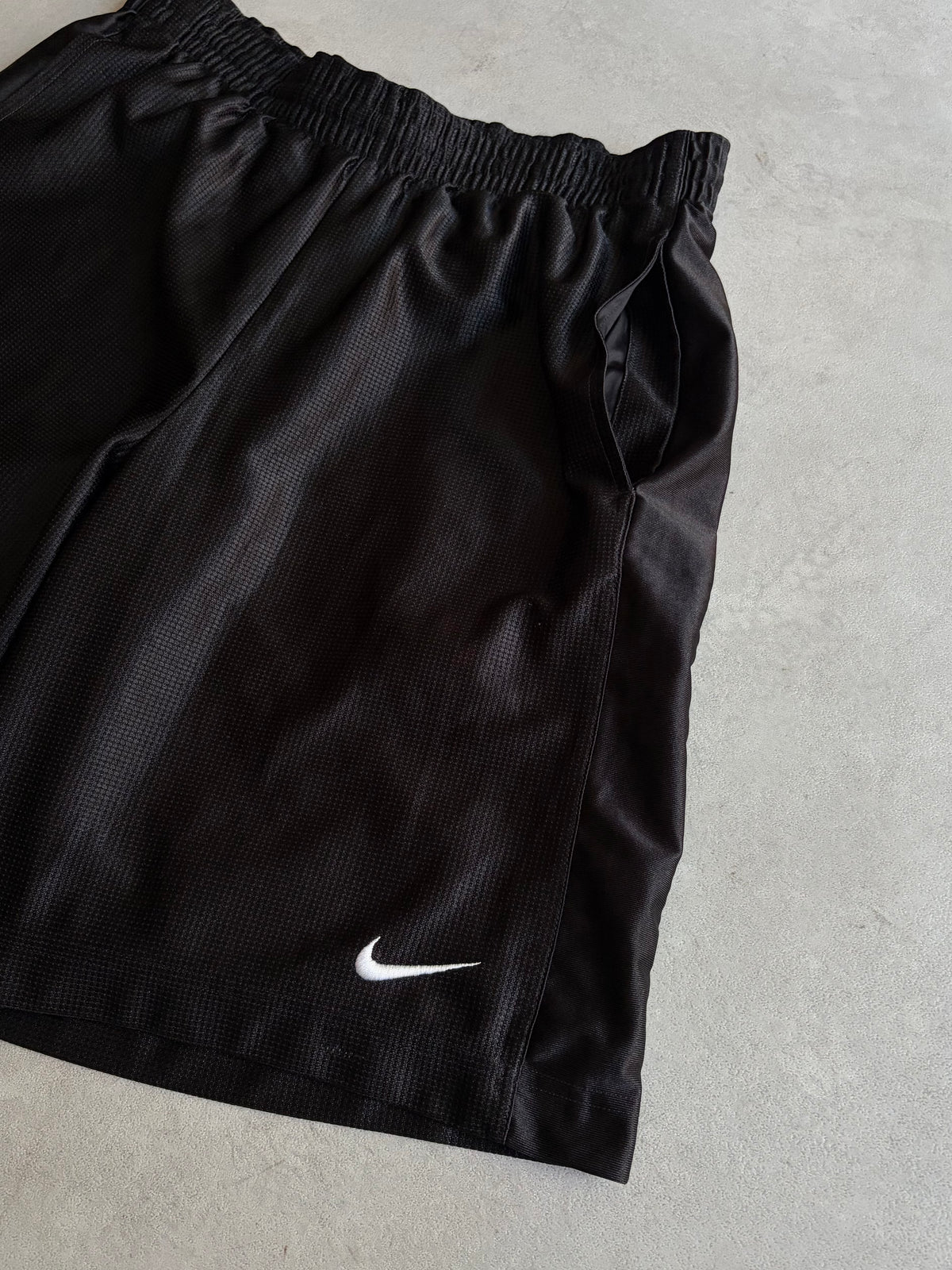 00's NIKE basketball shorts
