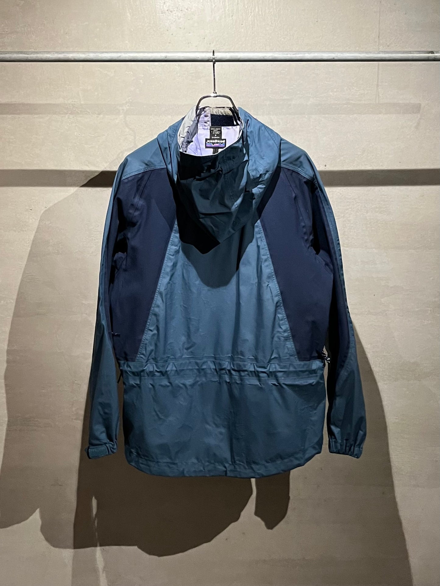 00's patagonia nylon jacket