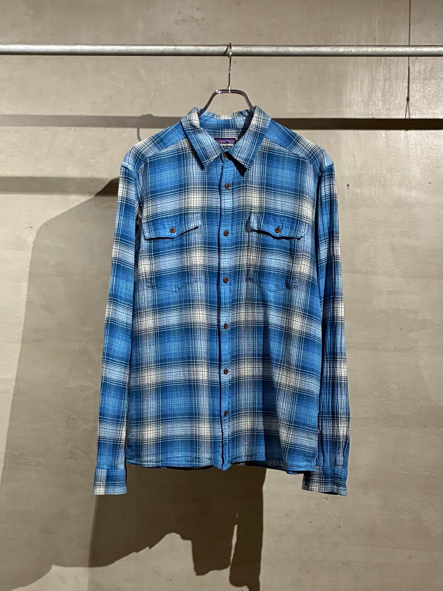 00's patagonia shirt