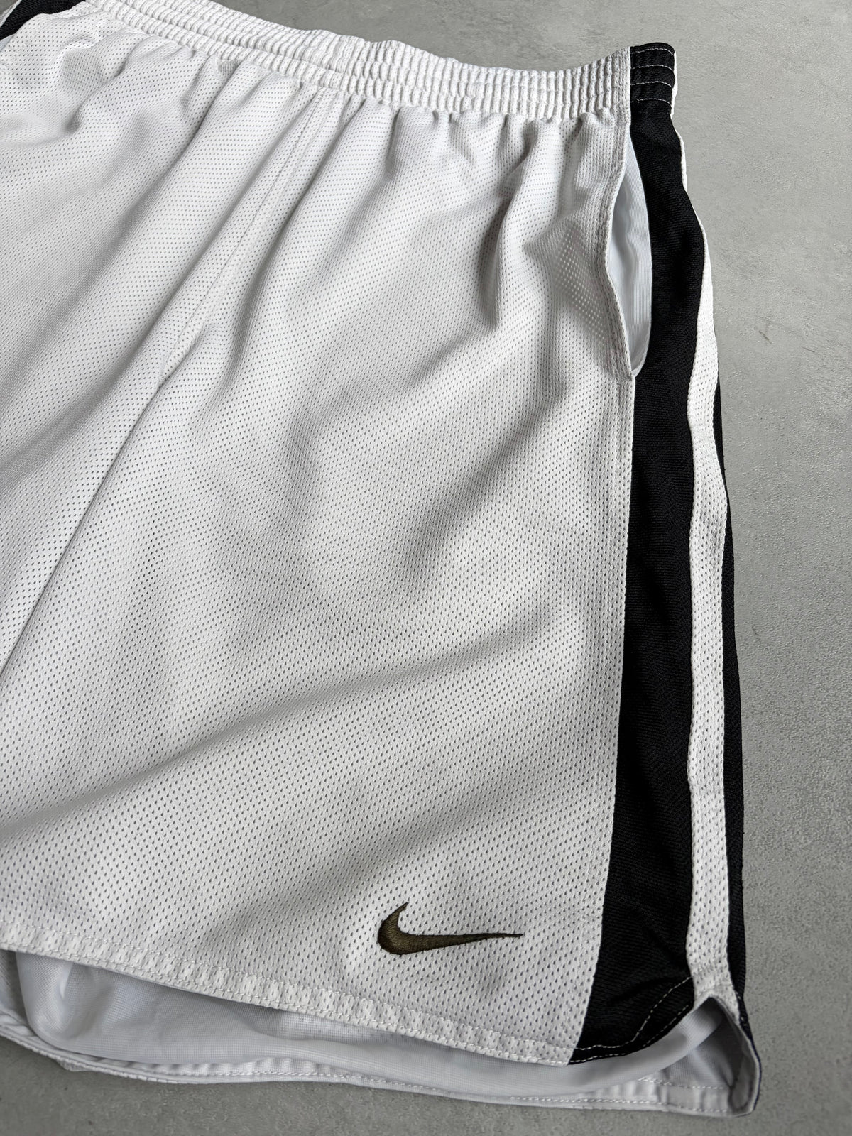00's NIKE basketball shorts