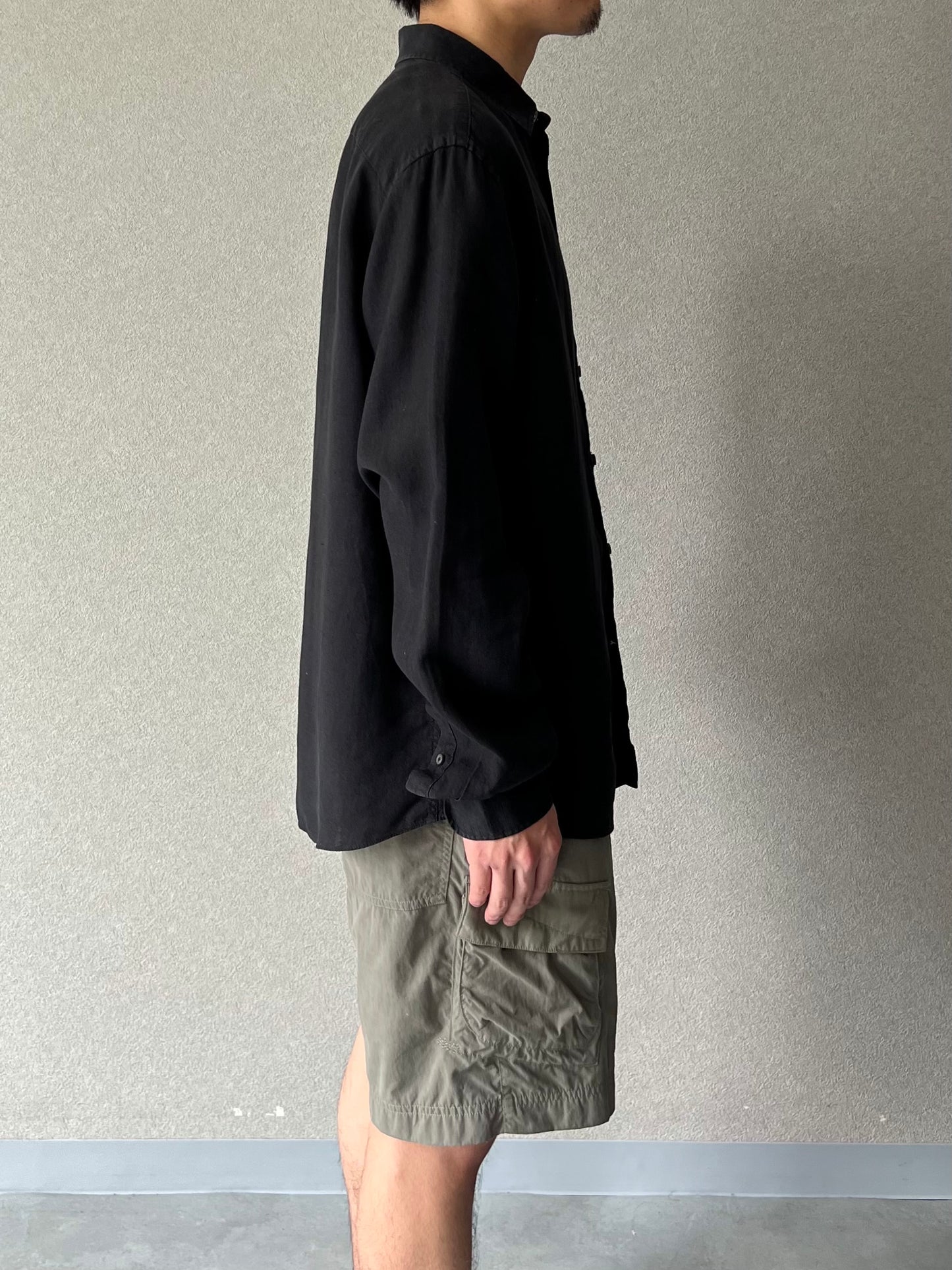 00's UNTUCKit linen shirt