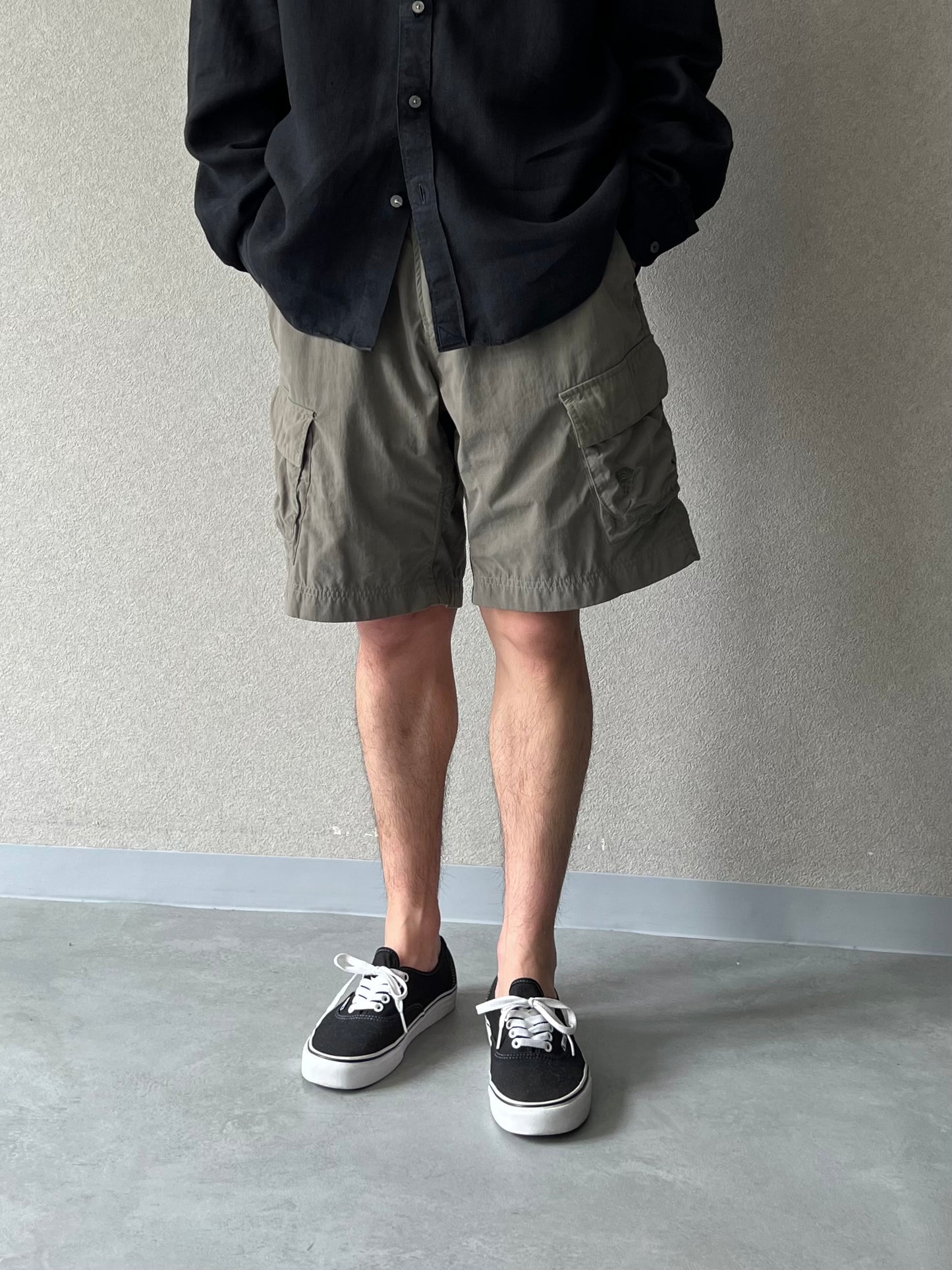 00's MOUNTAIN HARD WEAR nylon cargo shorts