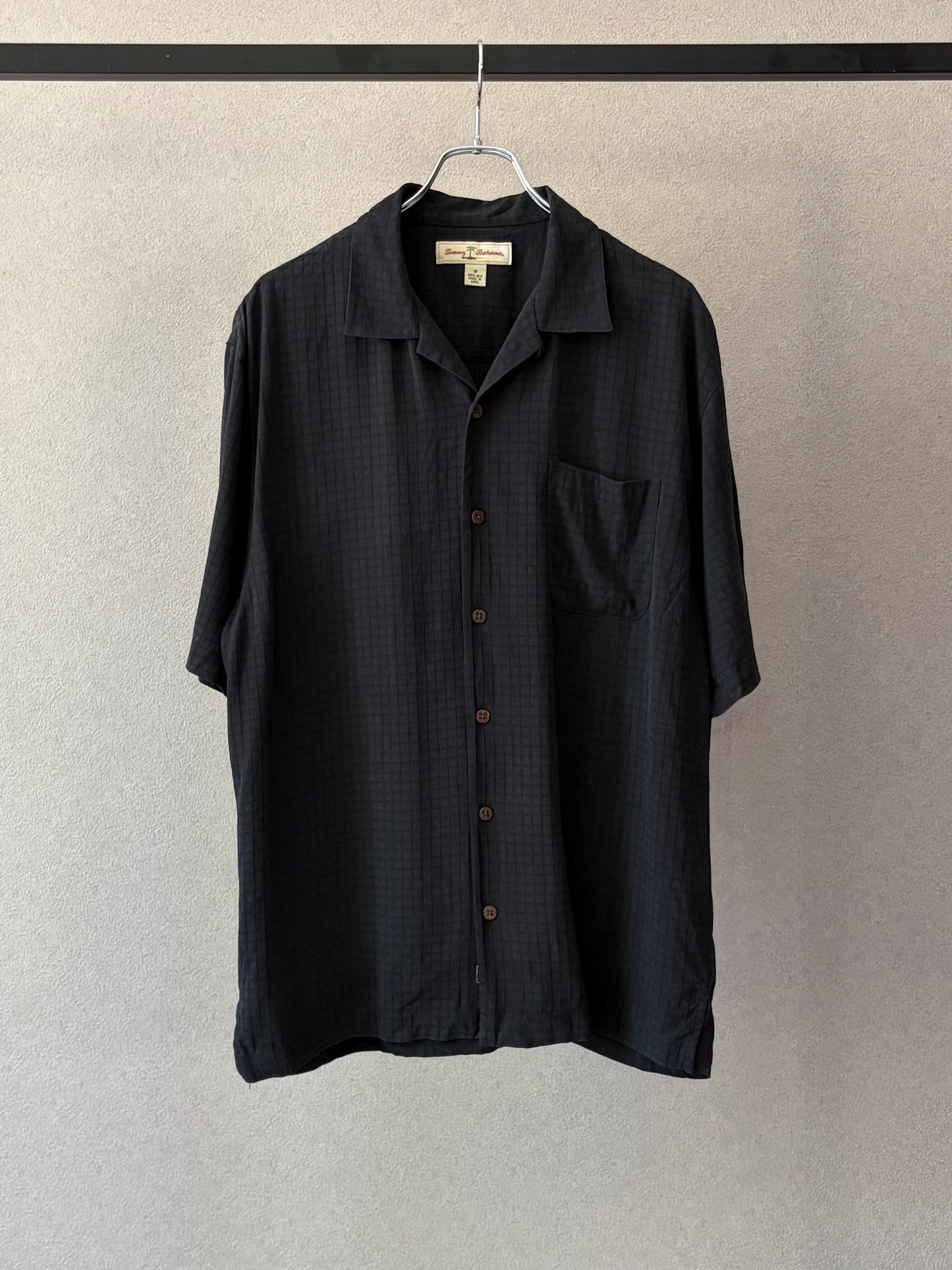00's Tommy Bahama open collar silk shirt