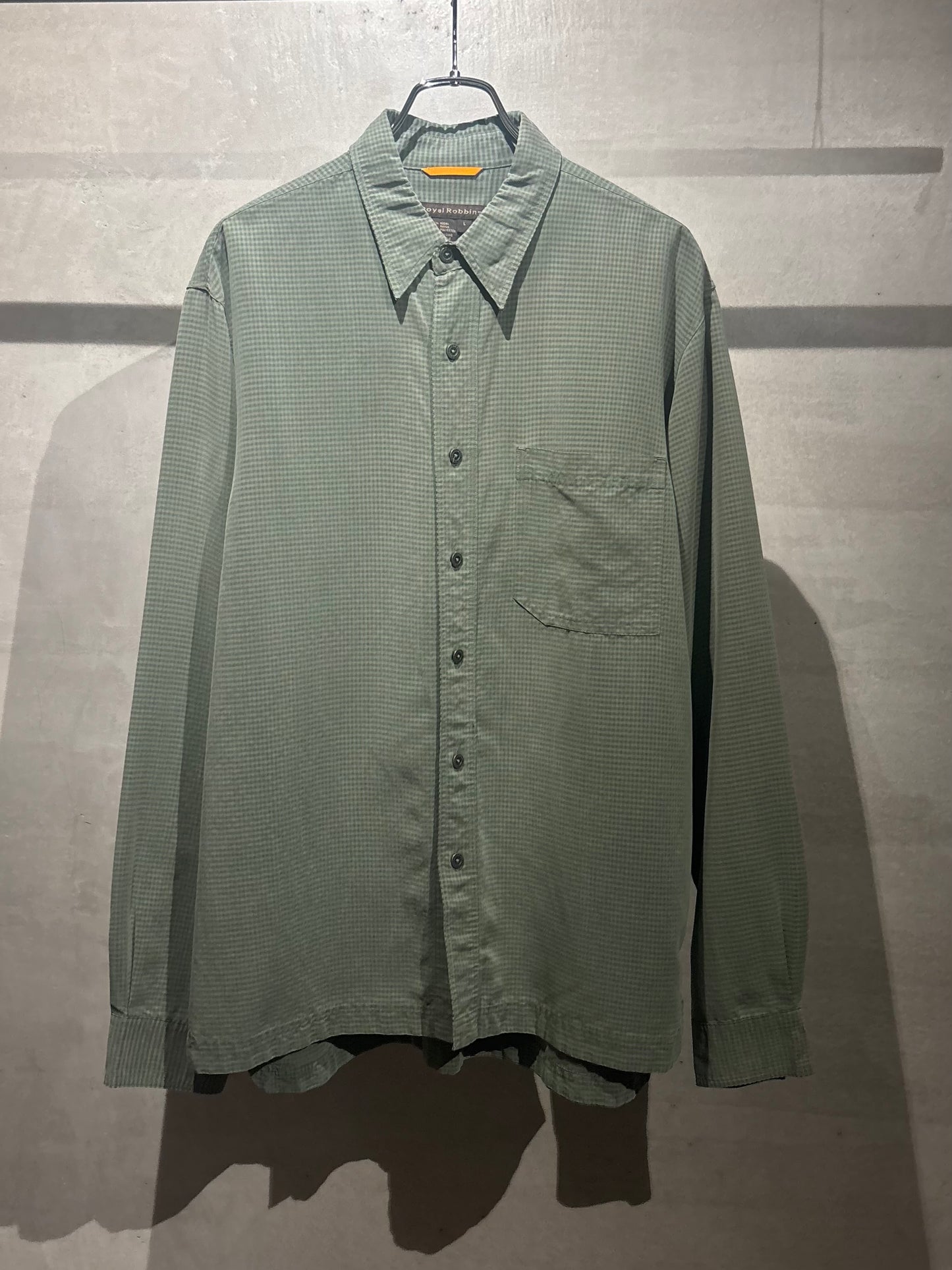 00's ROYAL ROBBINS rayon shirt