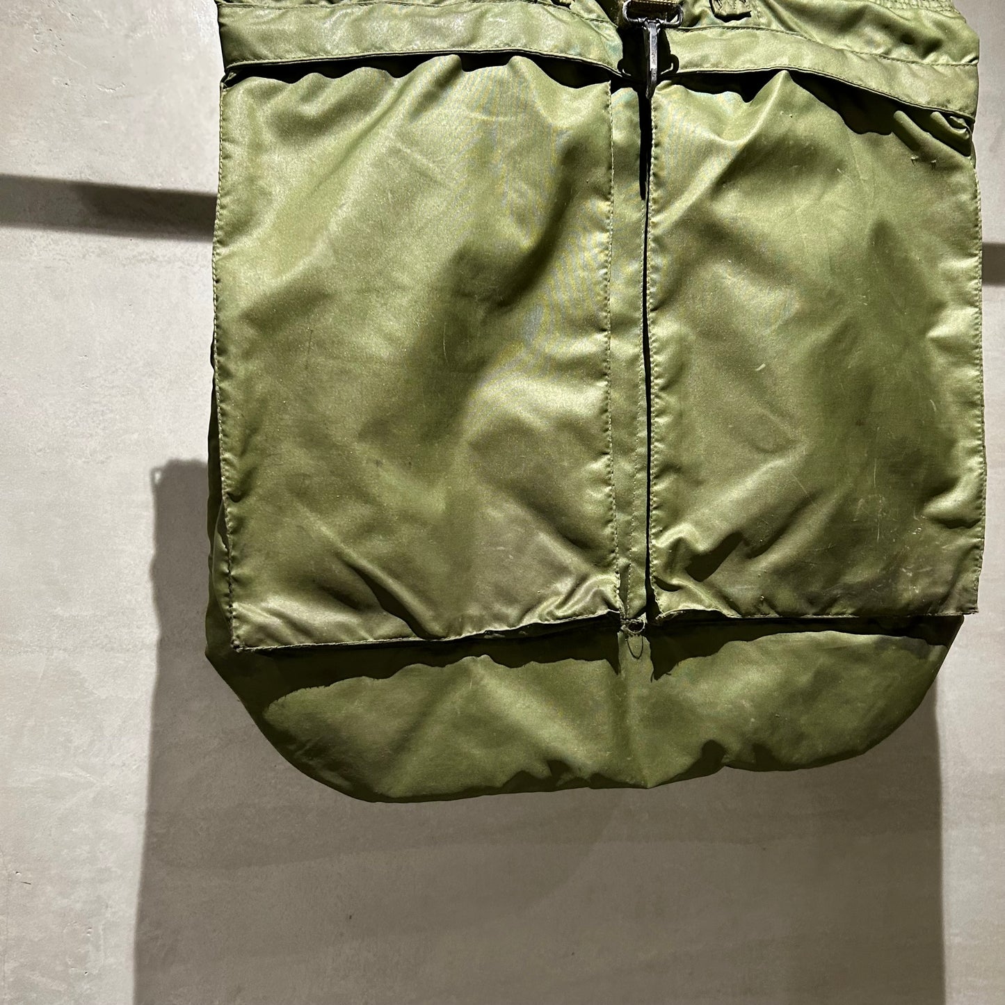 80’s U.S.army helmet bag