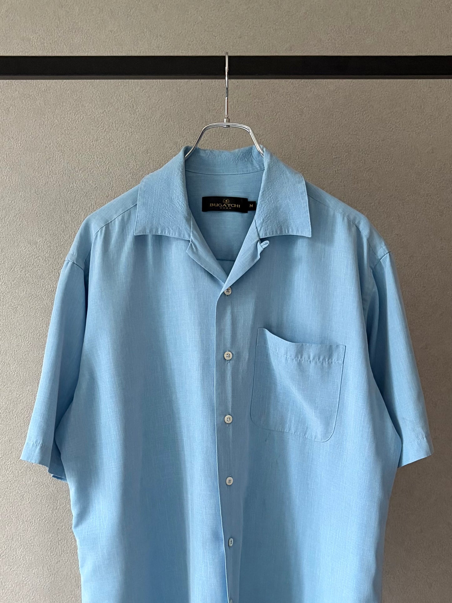 00's BUGATCHI open collar rayon  shirt