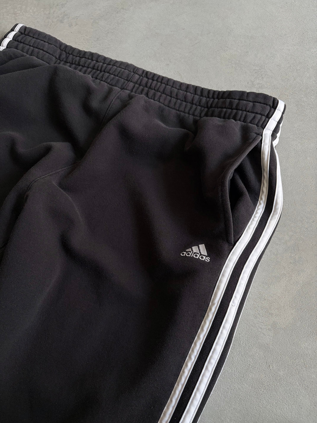 00's adidas sweat pants