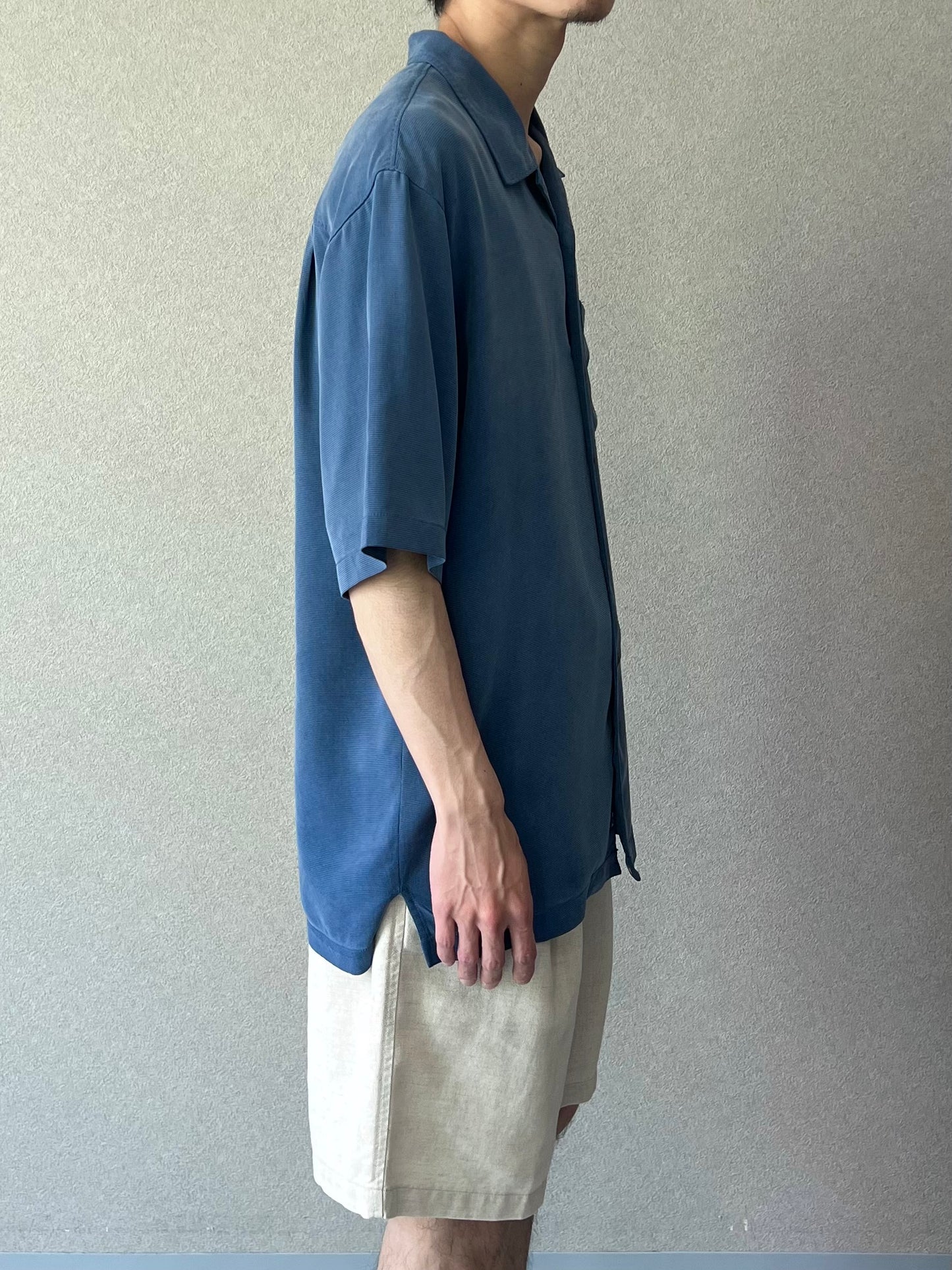 00's Tommy Bahama open collar silk shirt