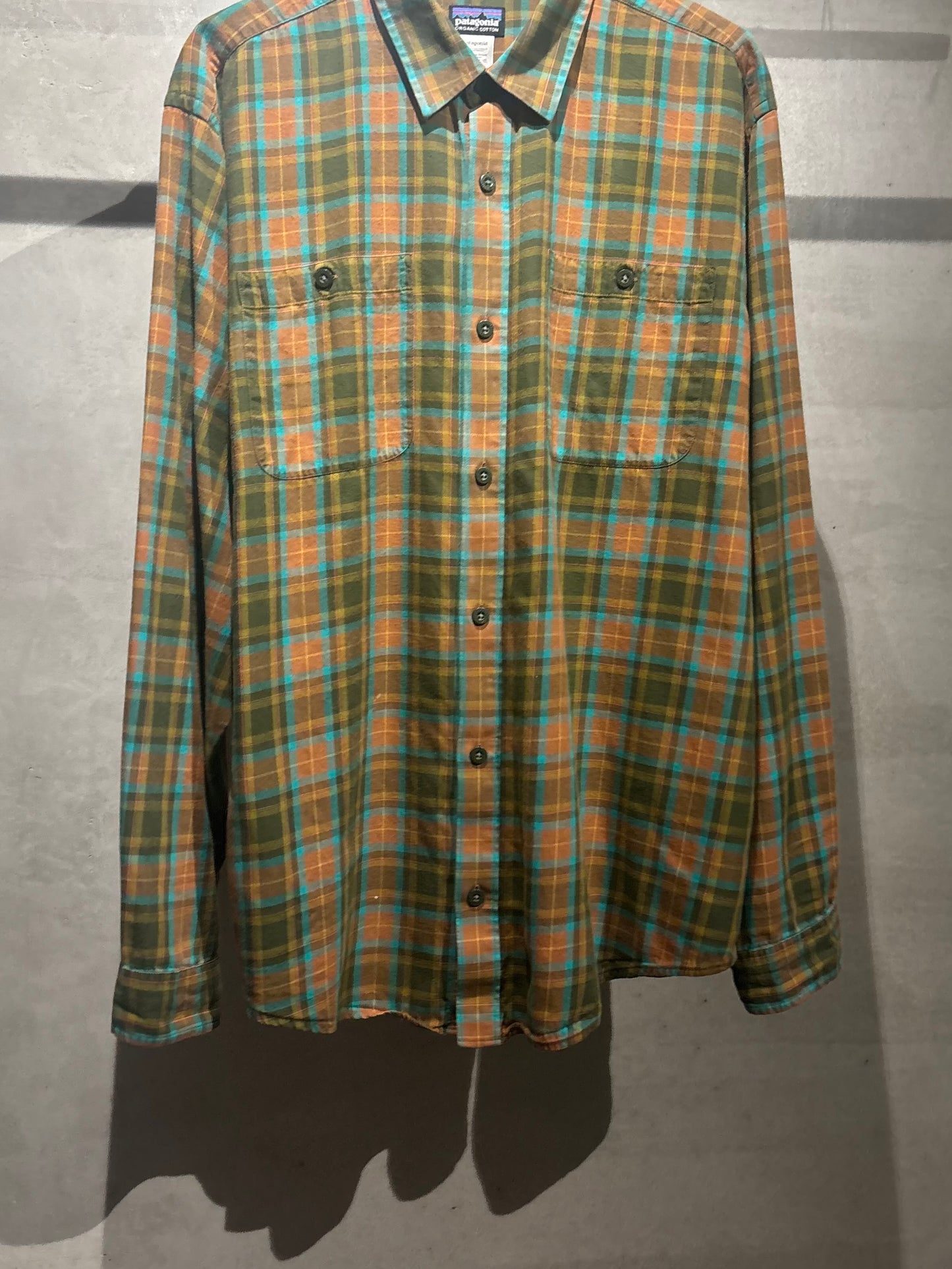 00's patagonia shirt