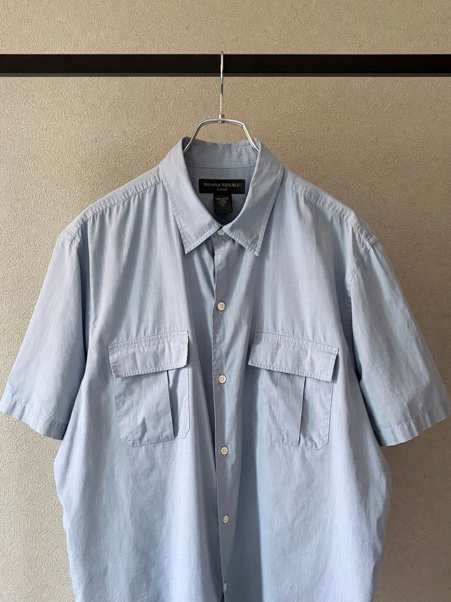 00's BANANA REPUBLIC S/S shirt