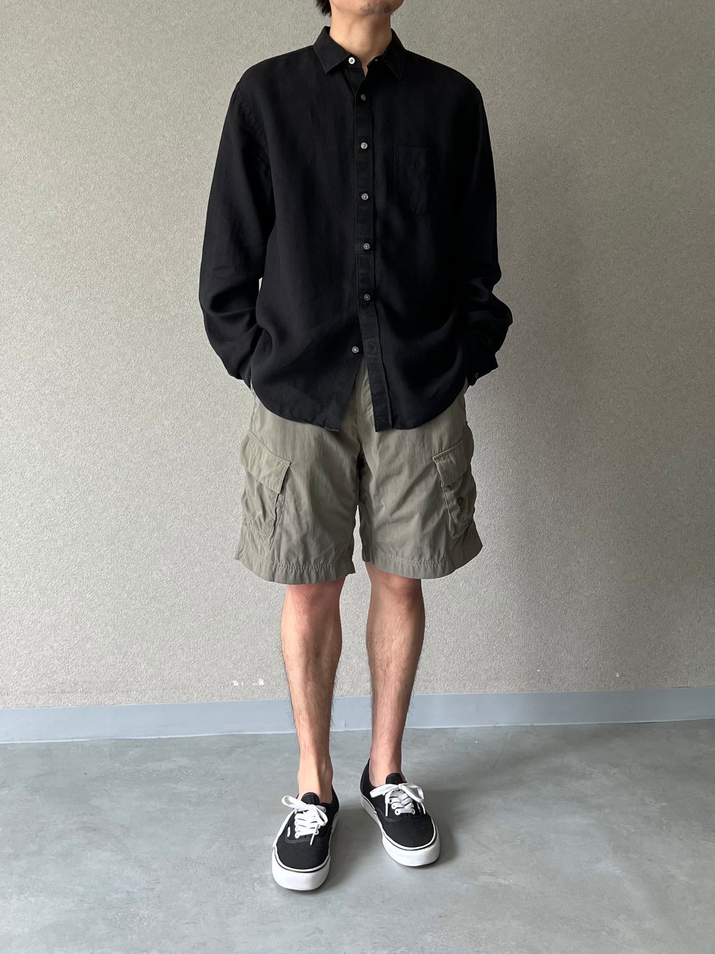 00's UNTUCKit linen shirt