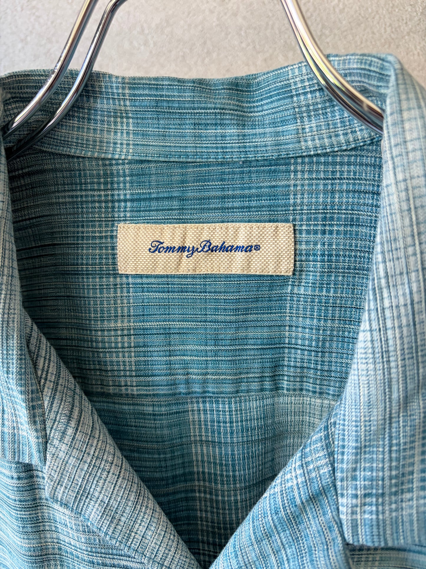 00's Tommy Bahama open collar shirt