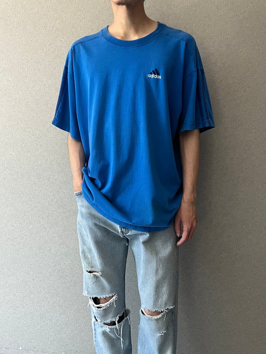 90's adidas printed t-shirt