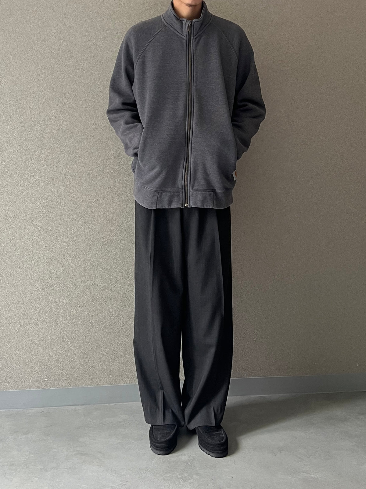 00's carhartt zip up sweater