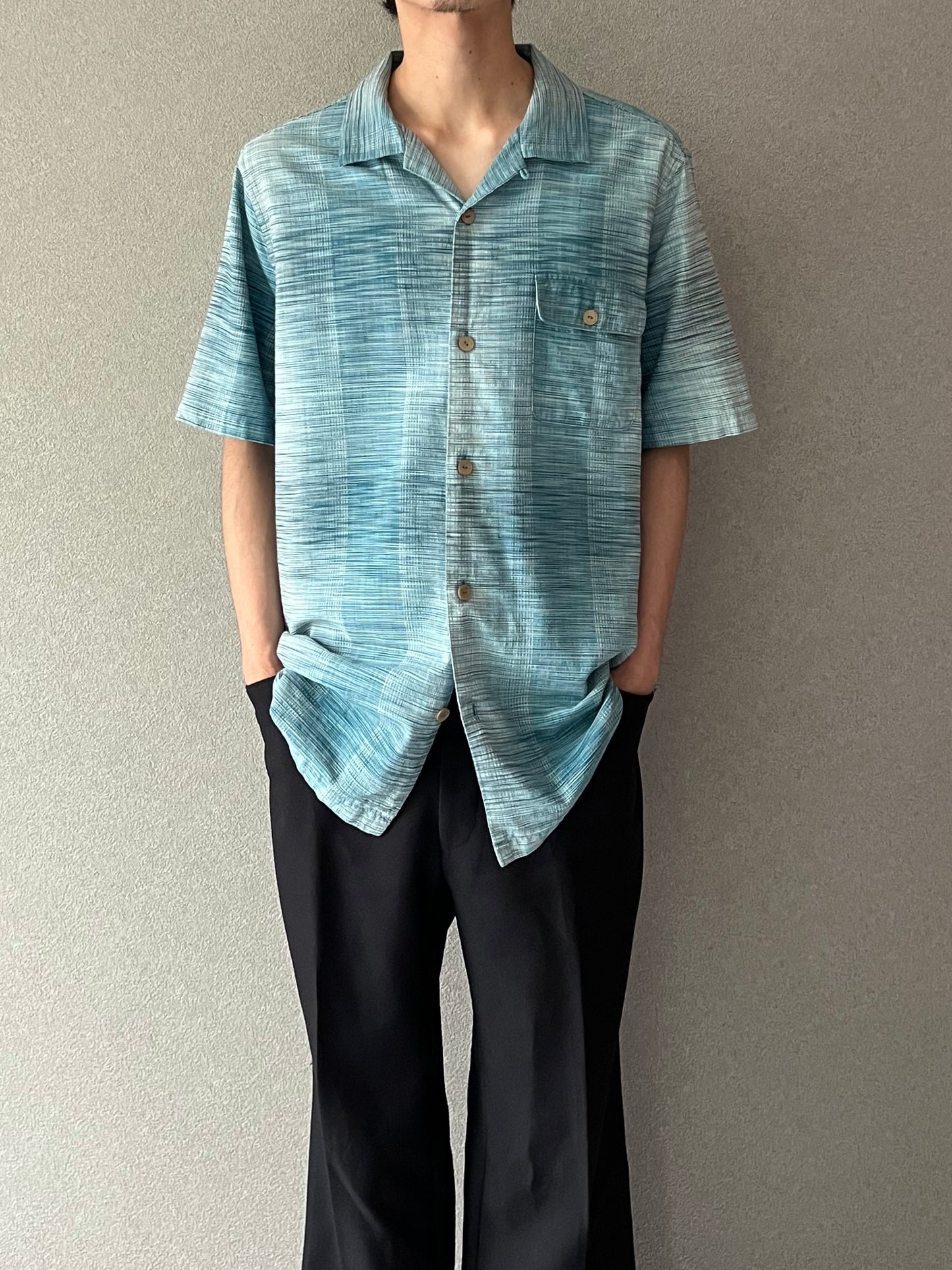 00's Tommy Bahama open collar shirt