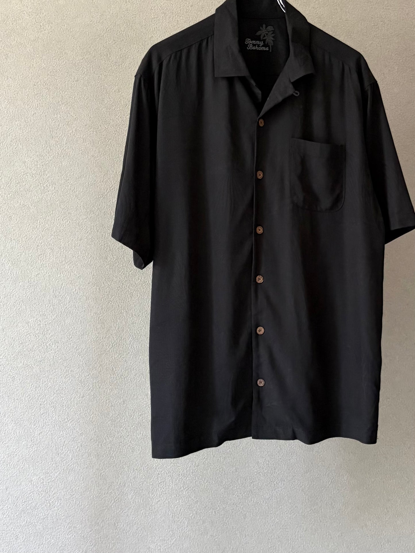 00's Tommy Bahama open collar silk shirt
