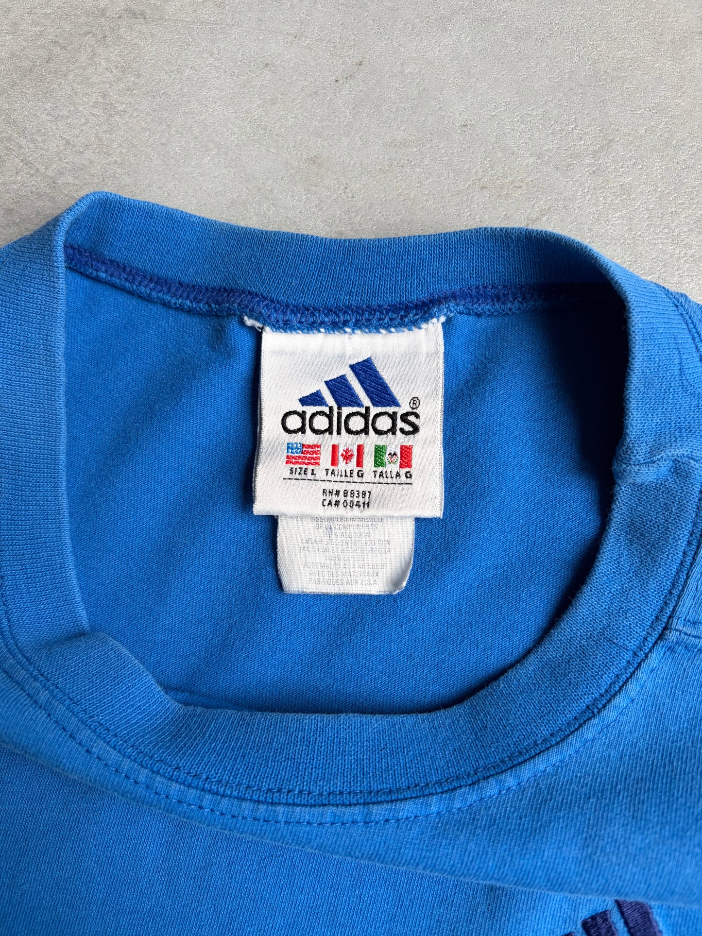 90's adidas printed t-shirt