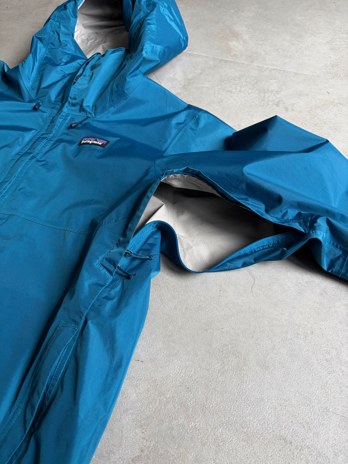 00's patagonia nylon jacket