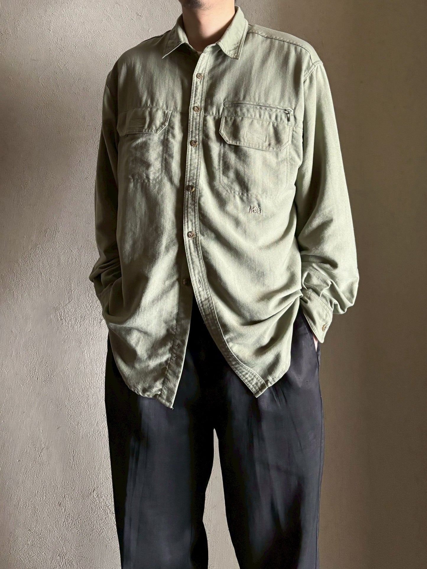 00's REI nylon shirt