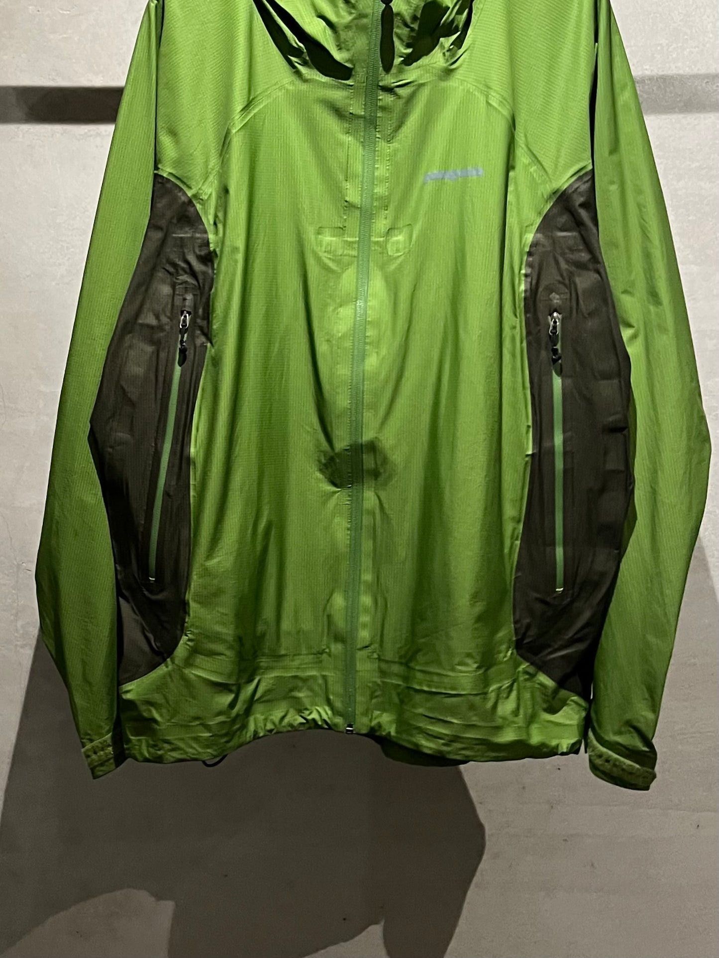 00's patagonia nylon jacket
