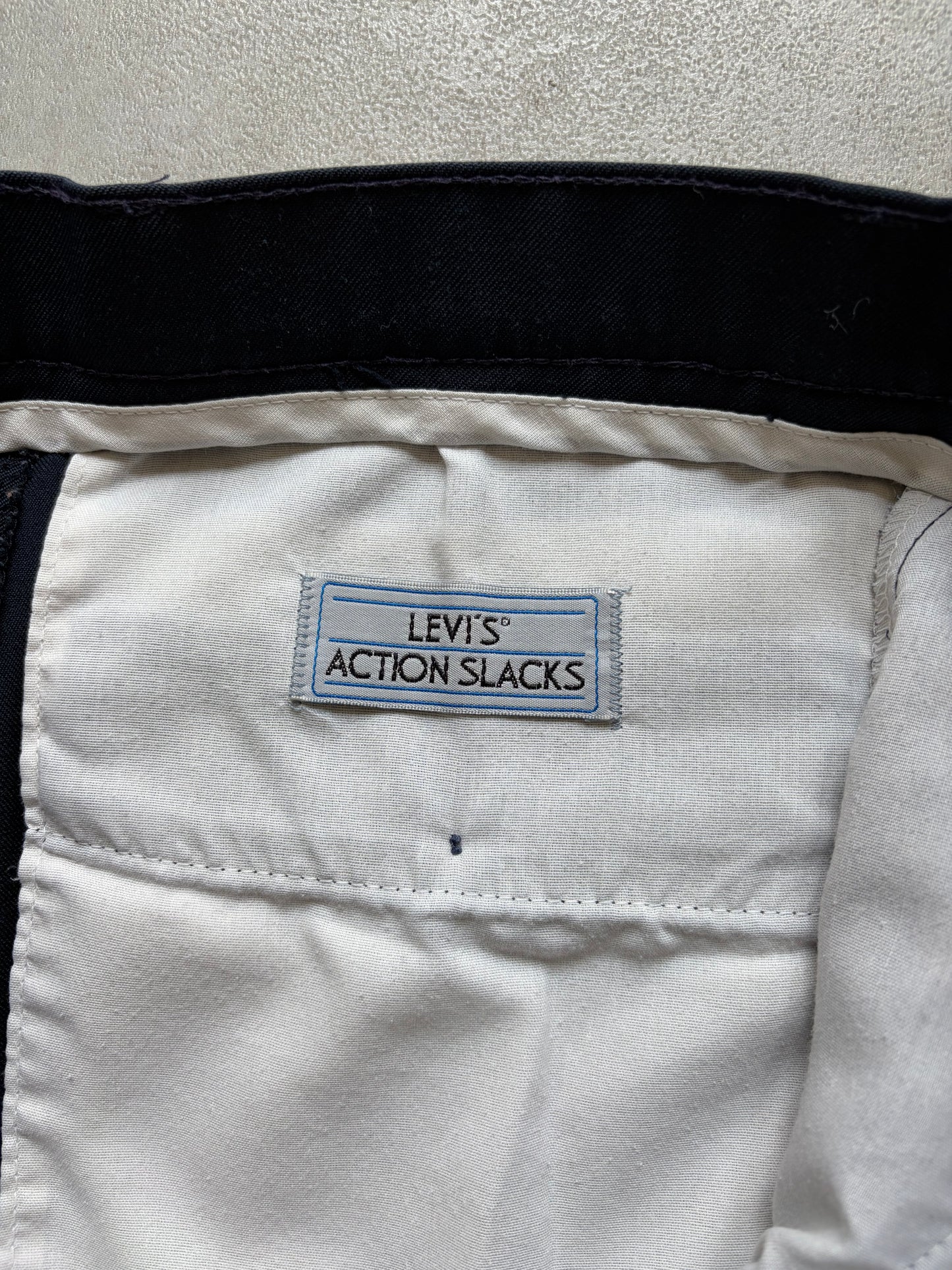 90's Levi's action slacks