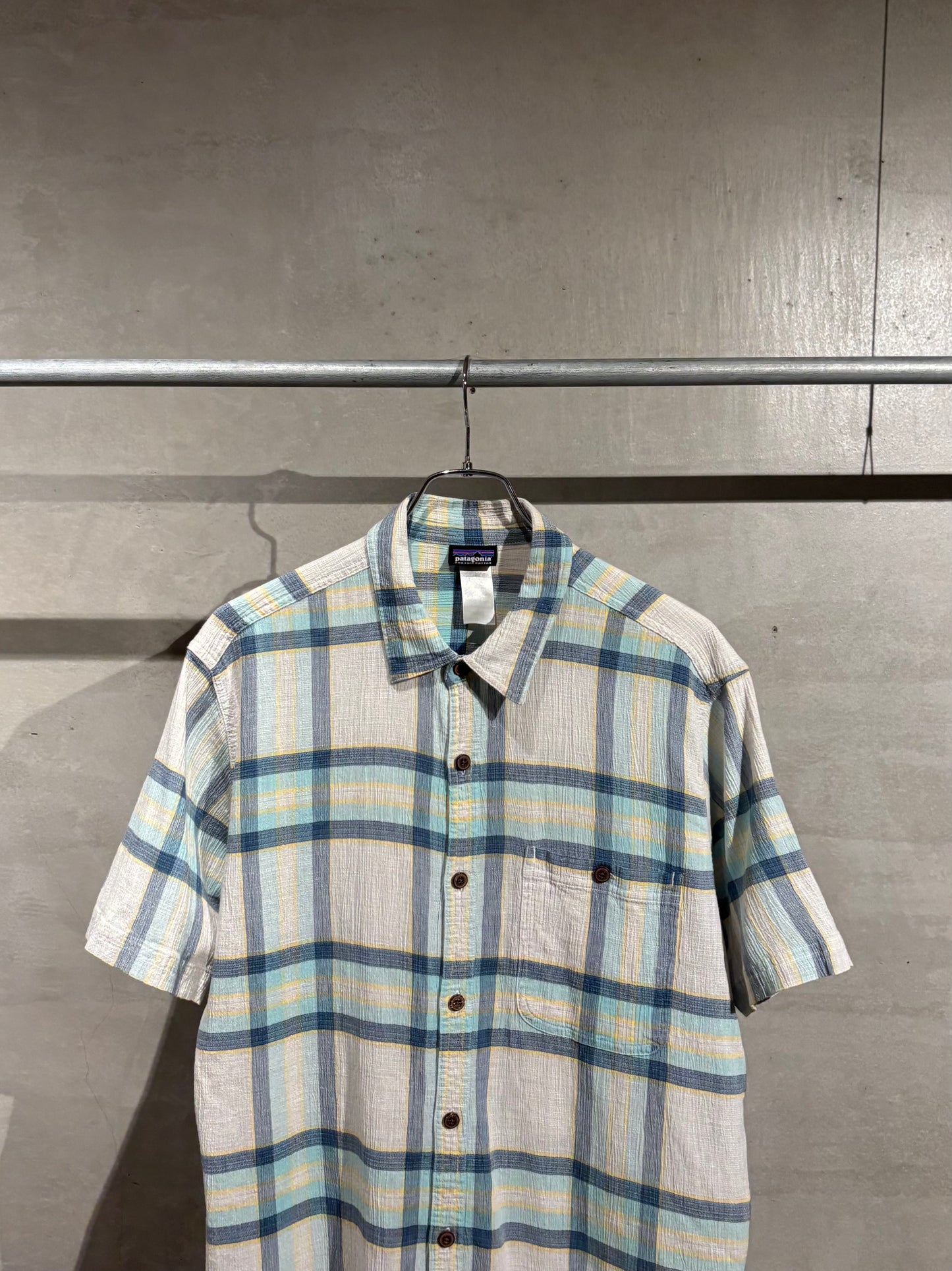 00's patagonia S/S shirt
