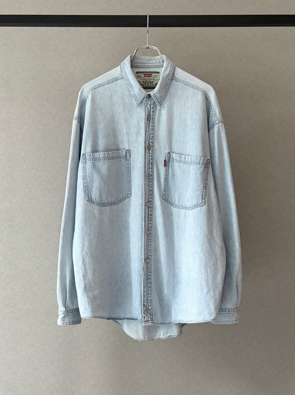 90's Levi's denim shirt