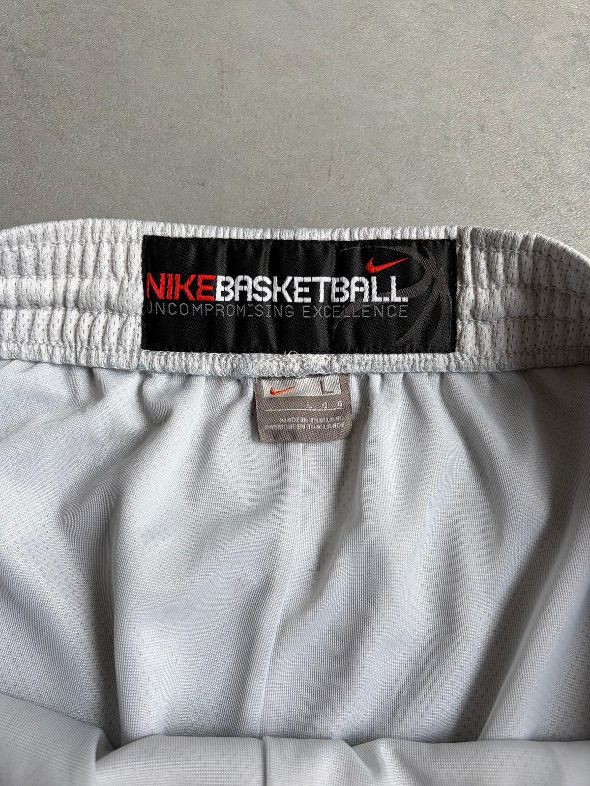 00's NIKE basketball shorts