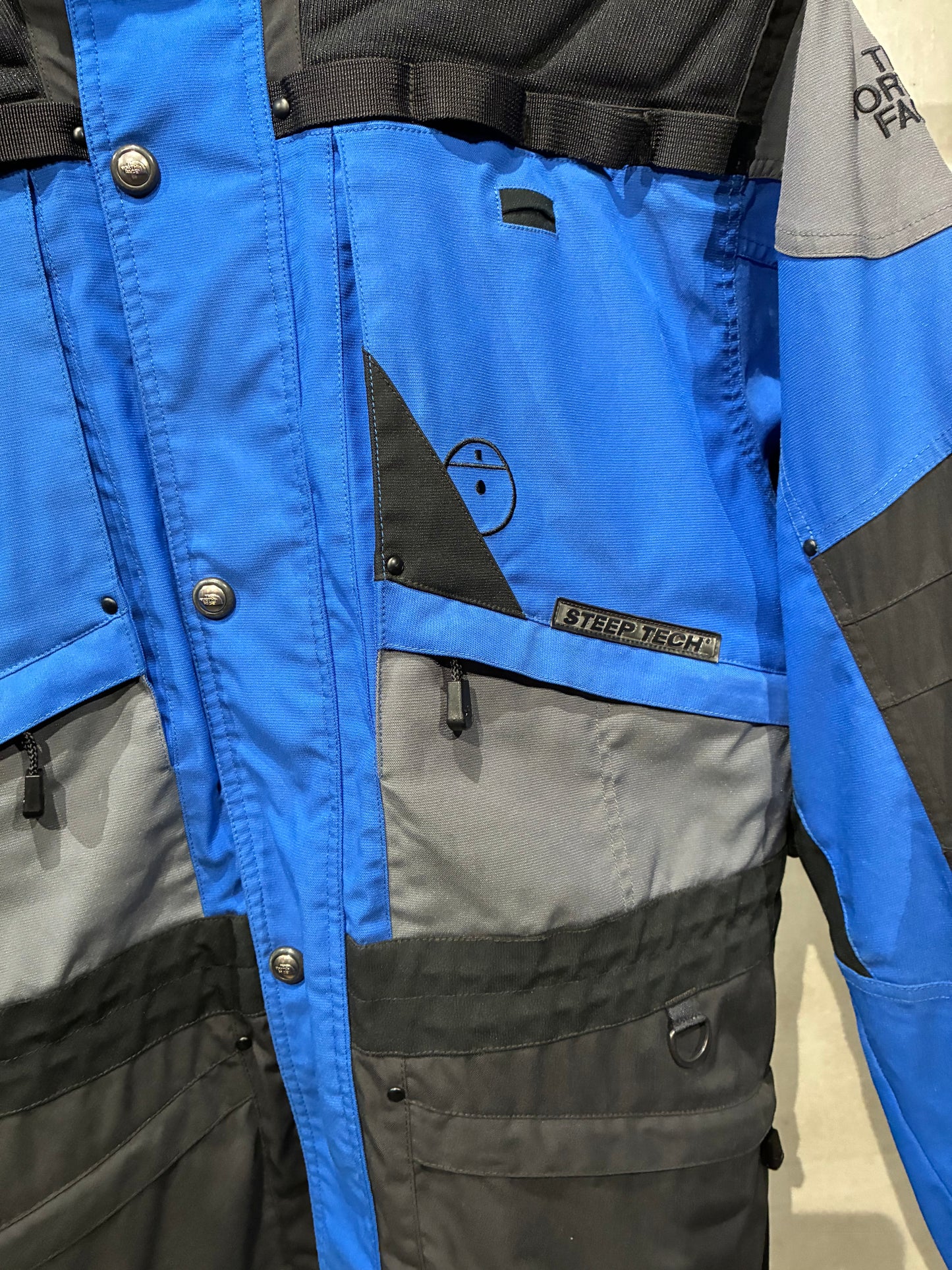 90's THE NORTH FACE nylon jacket "STEEP TECH"