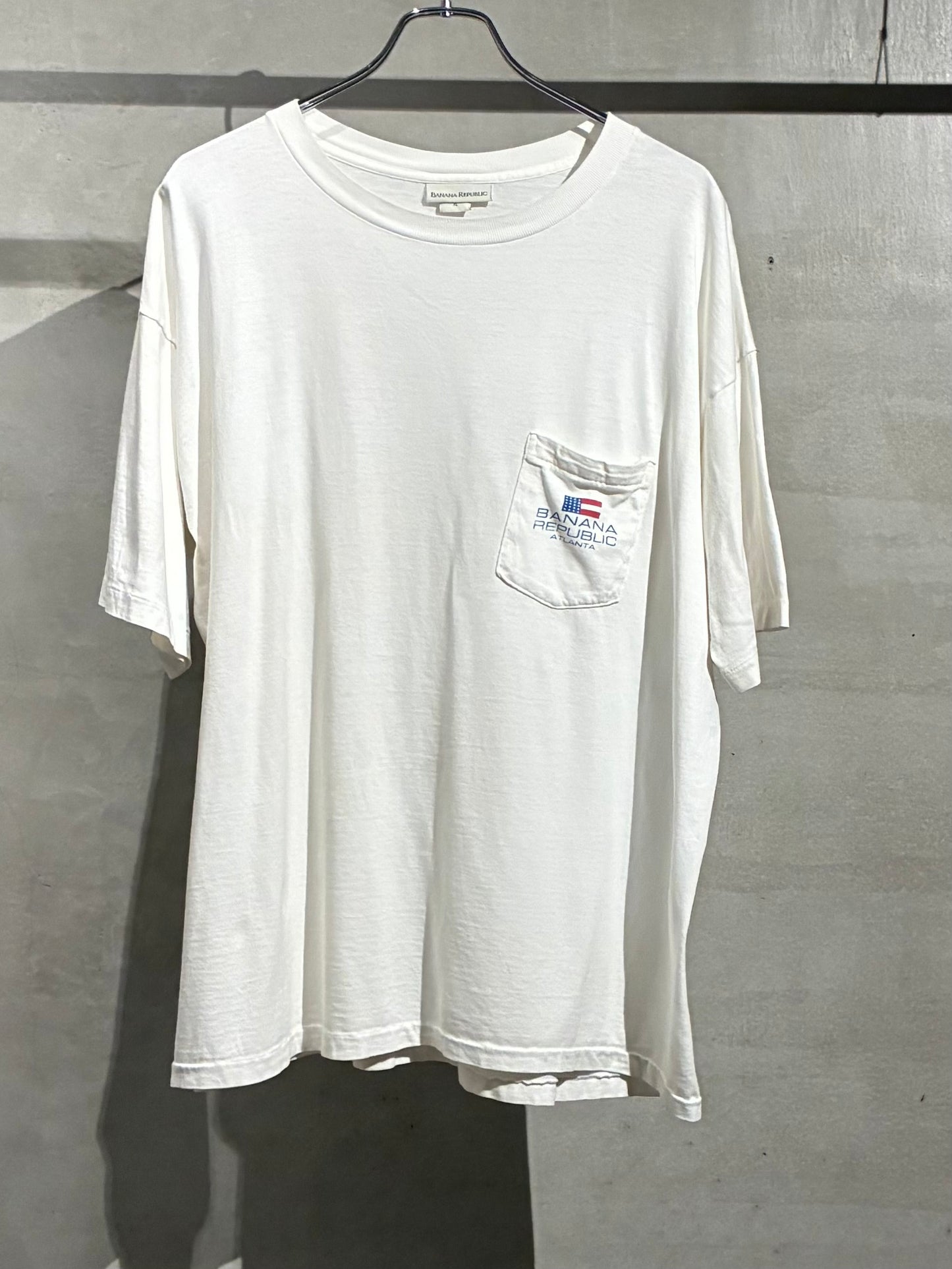90's BANANA REPUBLIC printed t-shirt "Made in USA"