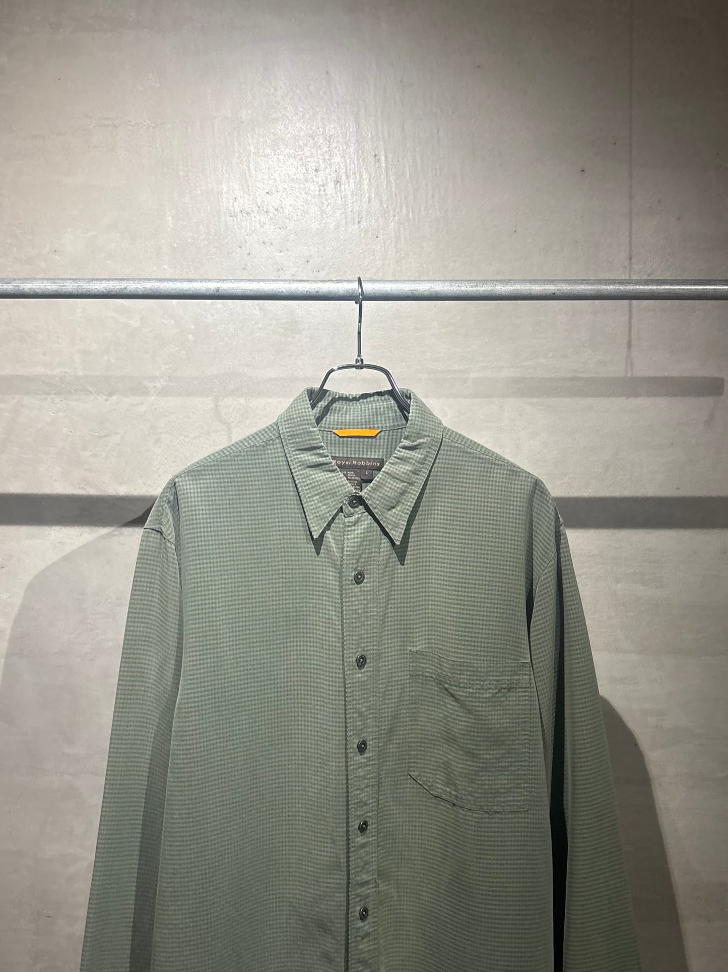 00's ROYAL ROBBINS rayon shirt