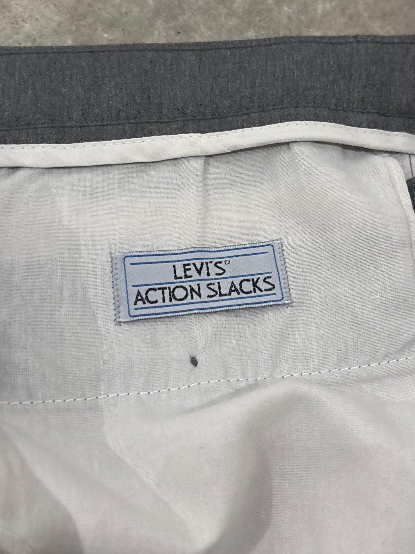 90's Levi's action slacks