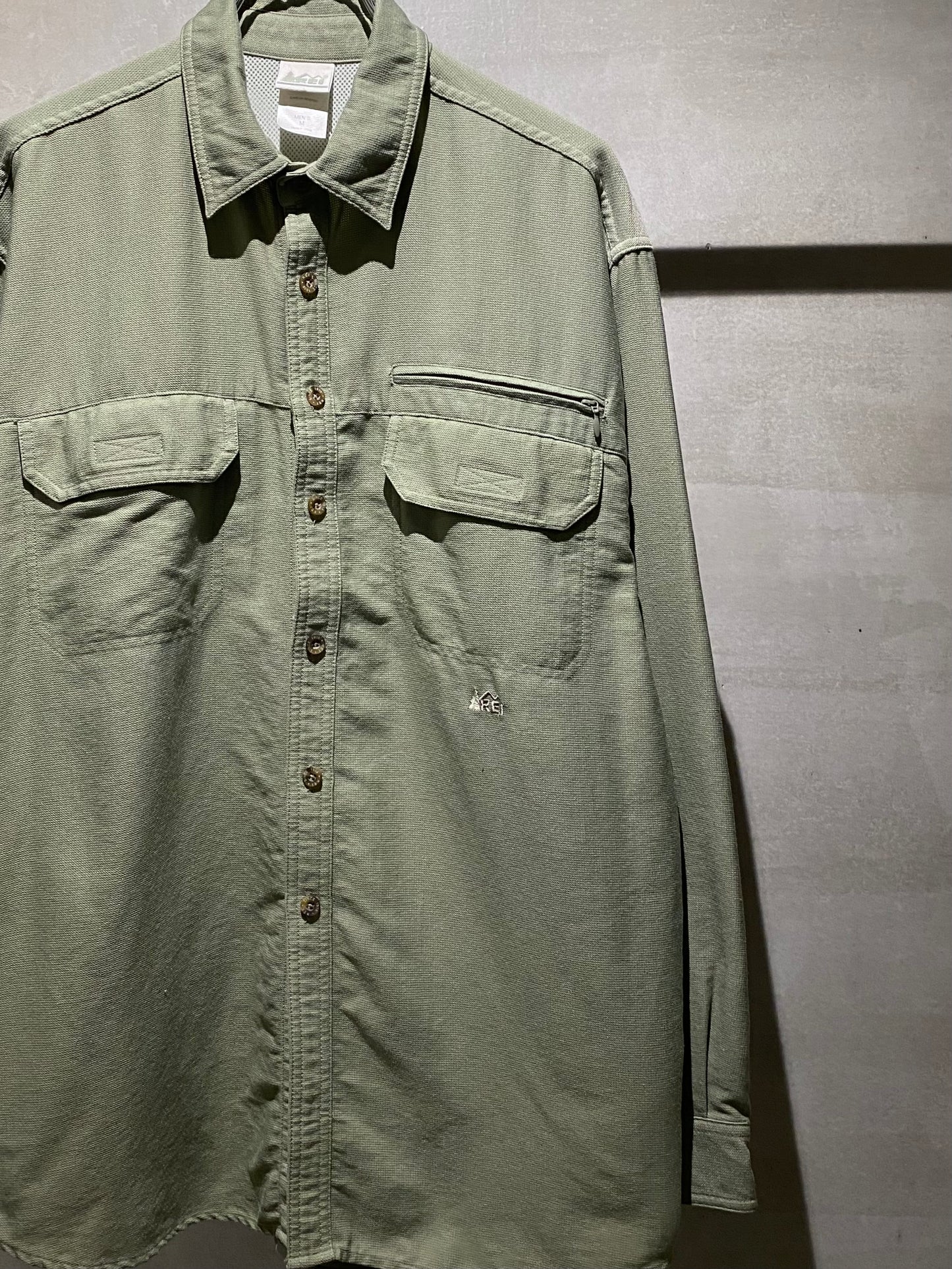 00's REI nylon shirt