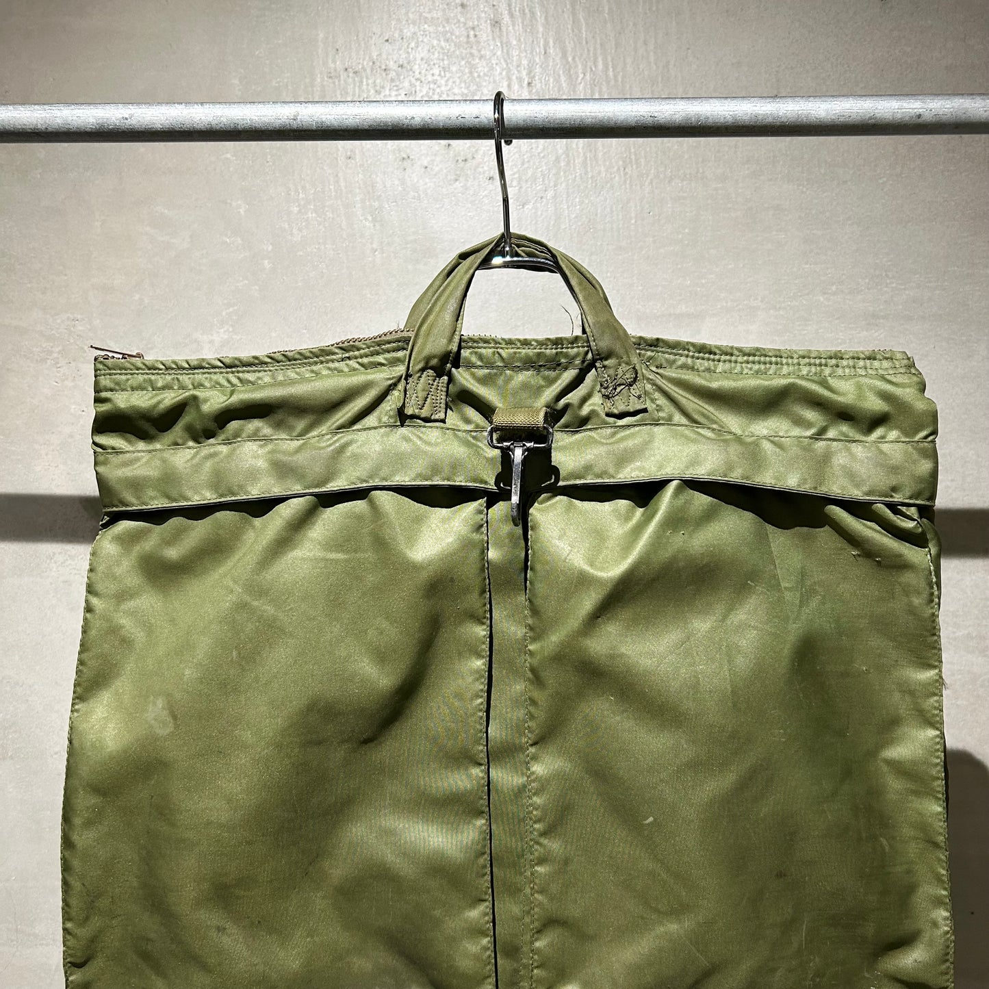 80’s U.S.army helmet bag