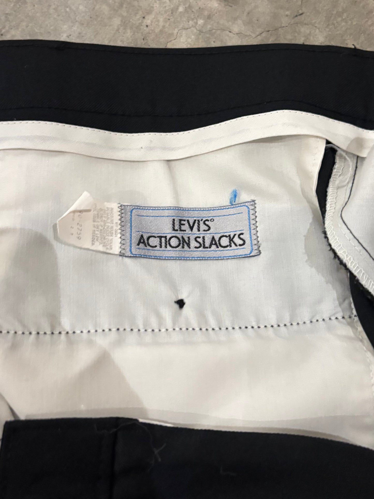 90's Levi's action slacks
