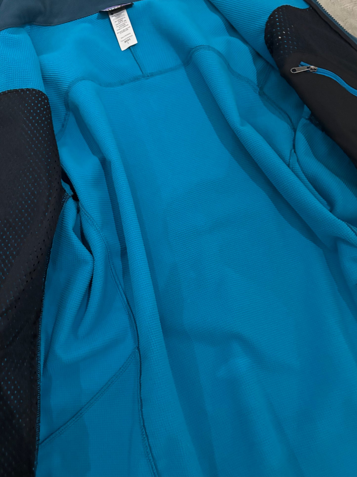 00's patagonia softshell jacket