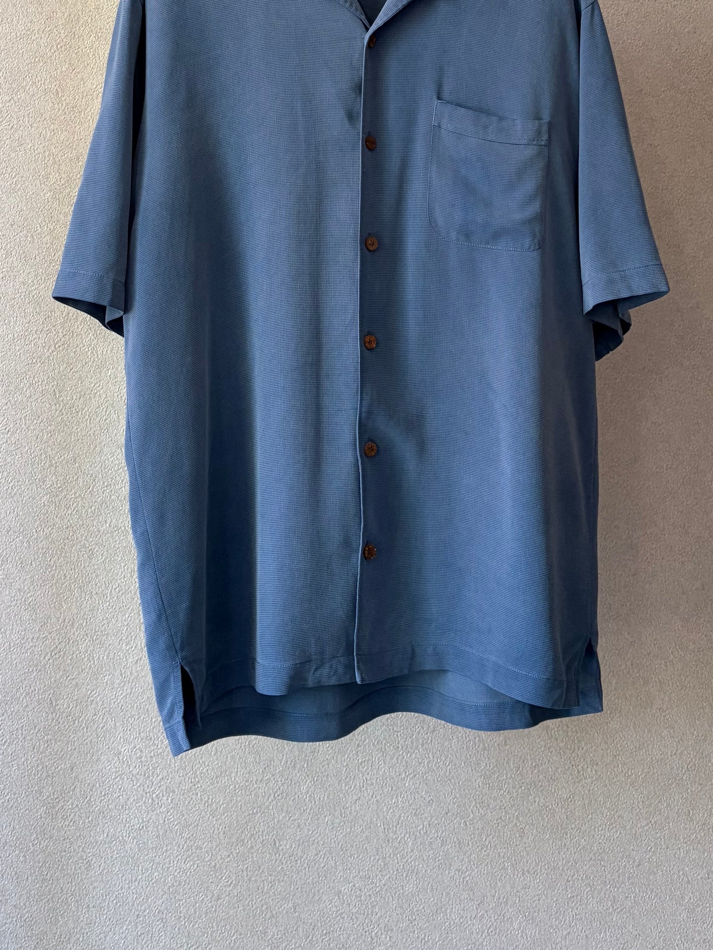 00's Tommy Bahama open collar silk shirt